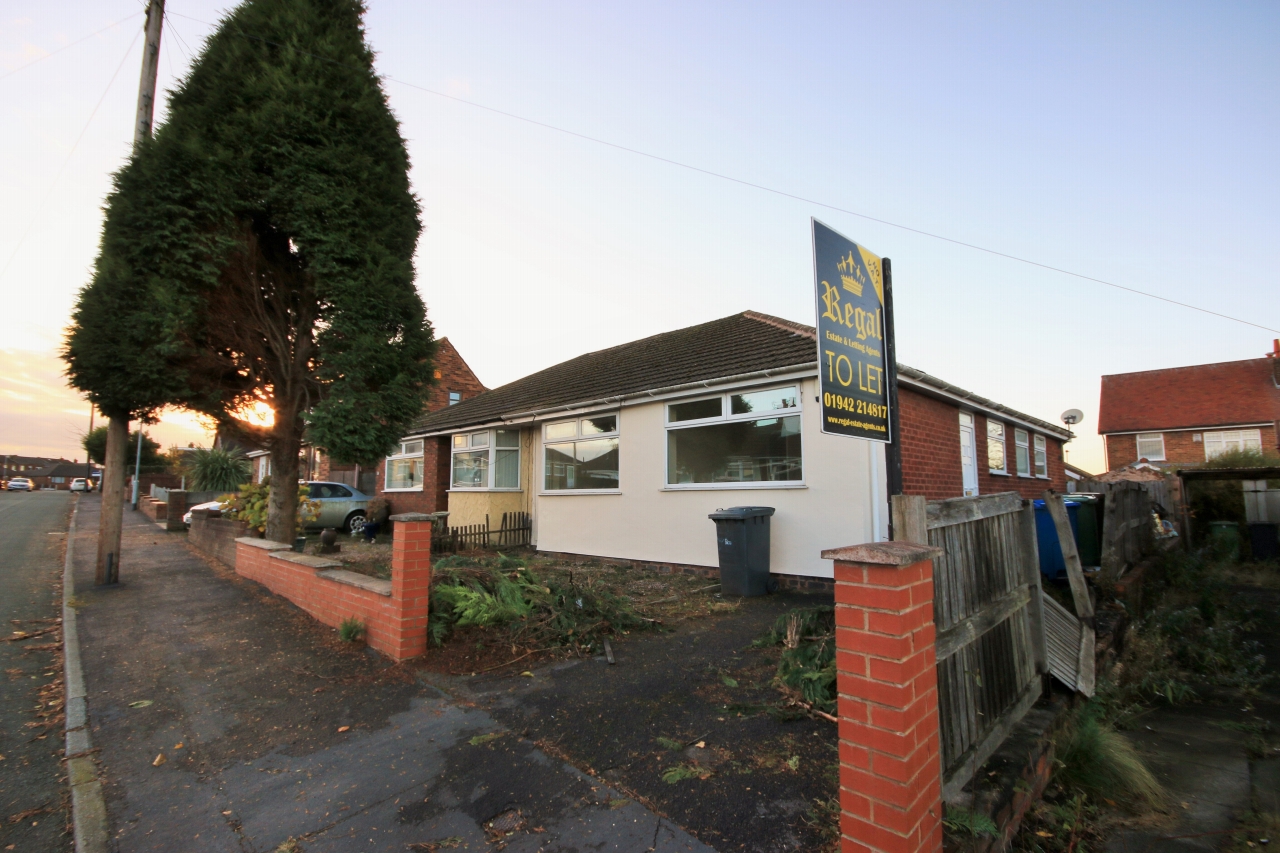 3 Bed Detached Bungalow To Rent - Photograph 1