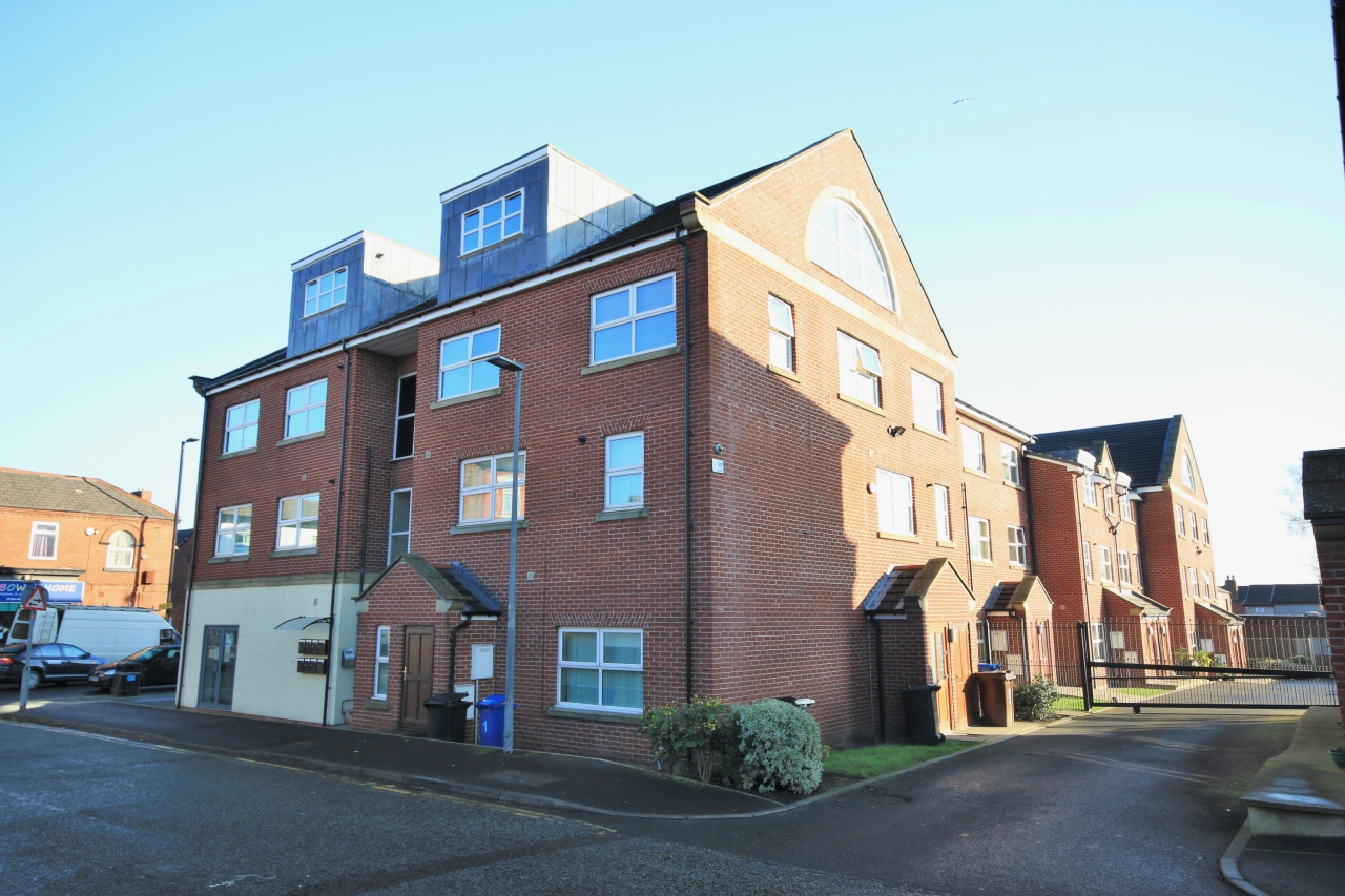 2 bedroom duplex flat/apartment Let Agreed in Wigan - Photograph 1.
