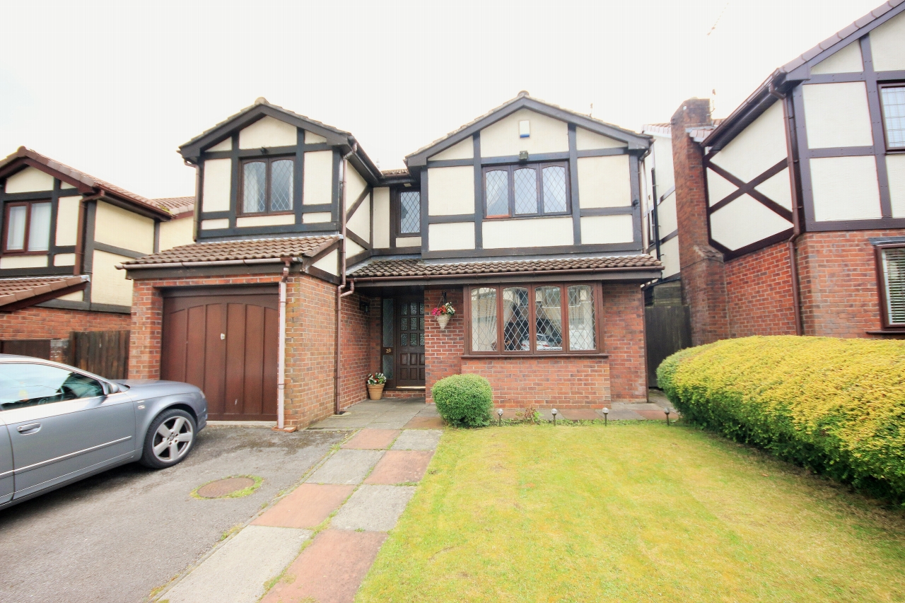 4 Bed Detached House To Rent - Photograph 1