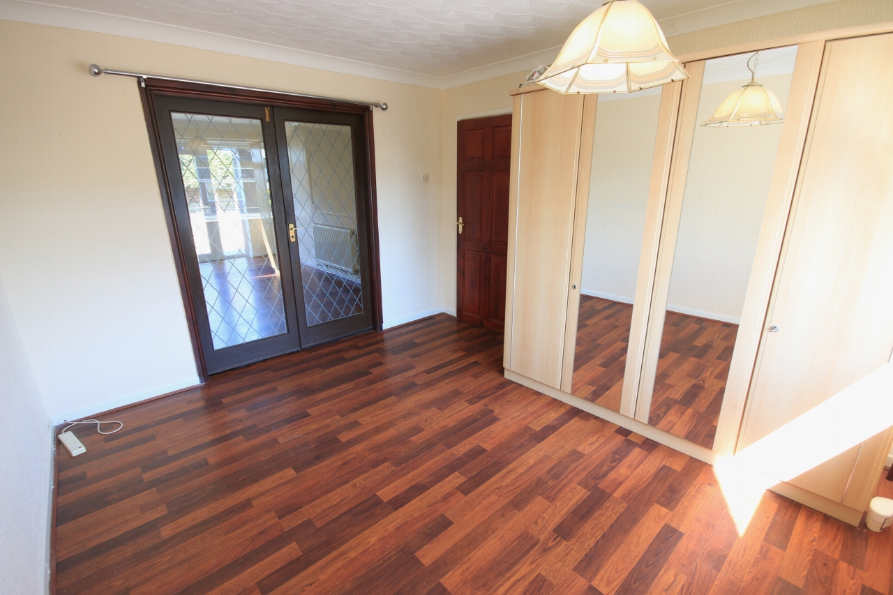 3 bedroom semi-detached house To Let in Wigan - Property photograph.