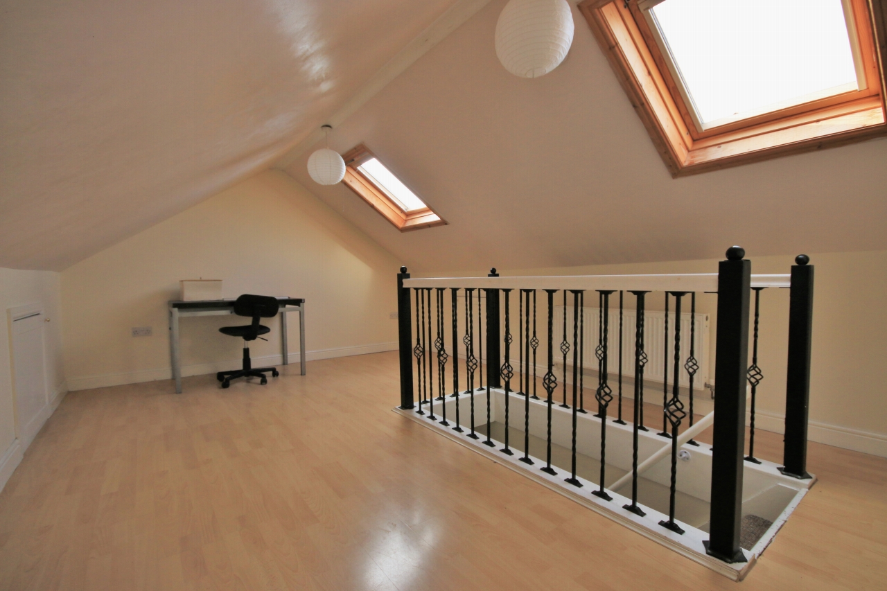 4 bedroom barn conversion house To Let in Wigan - Photograph 7.