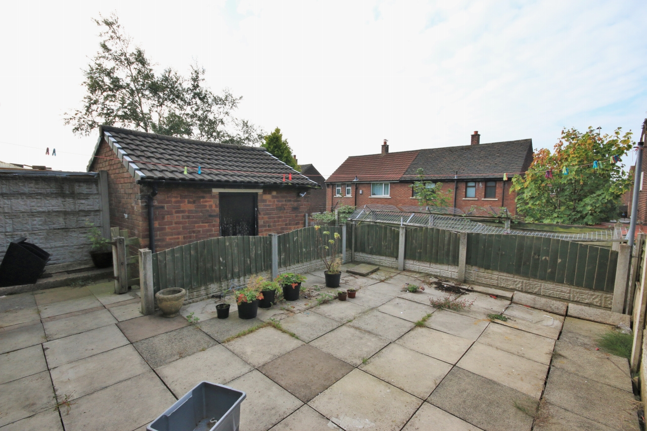 4 bedroom barn conversion house To Let in Wigan - Photograph 8.