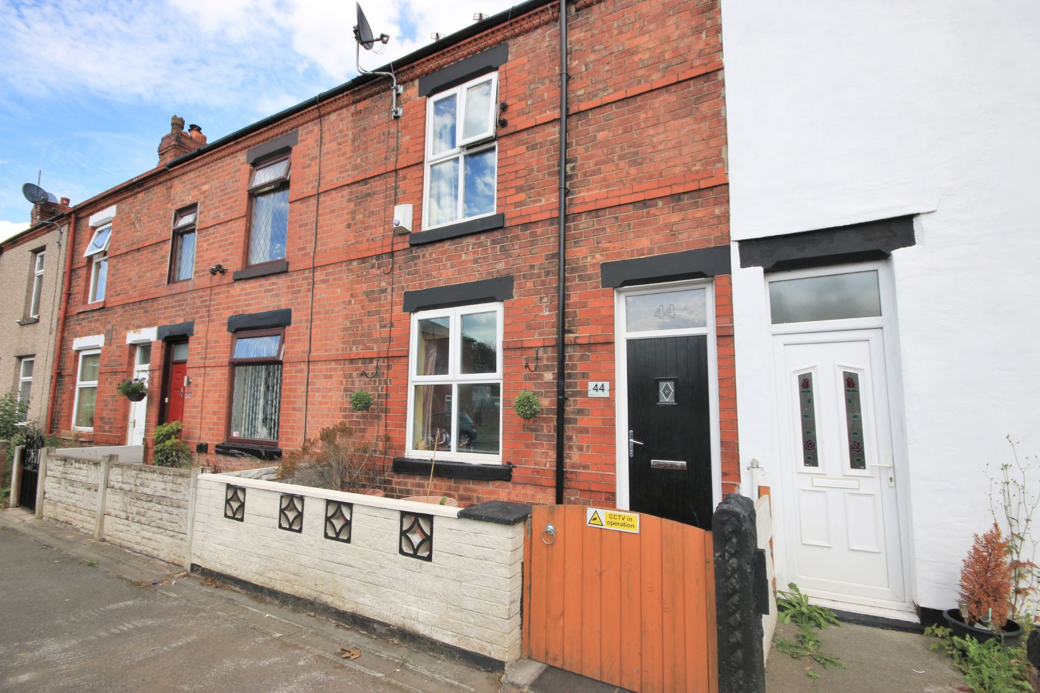 3 Bedroom Mid Terraced House For Sale in 44 Eleanor Street, Wigan, WN3