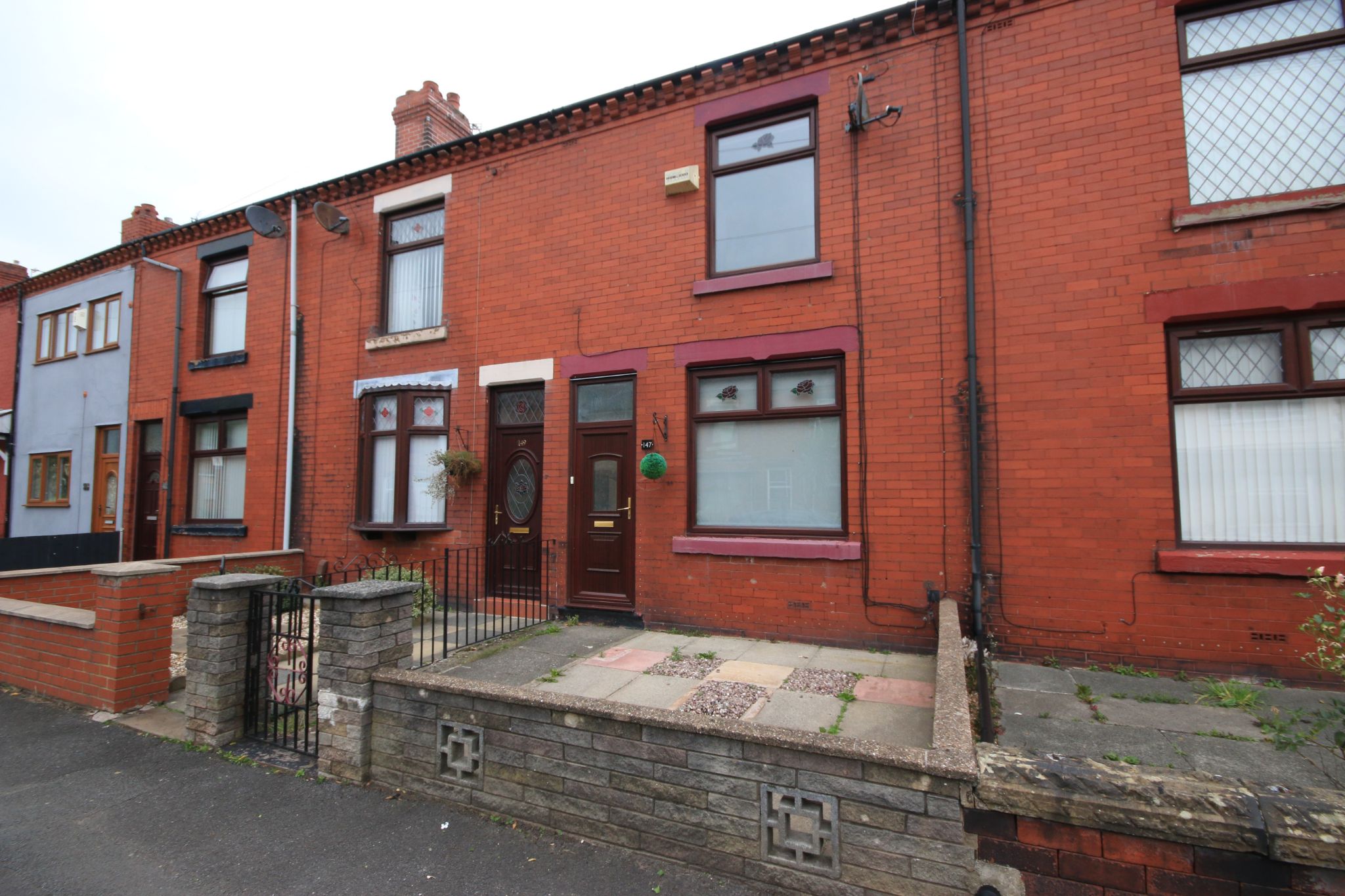 2 bedroom mid terraced house To Let in Wigan - Property photograph.