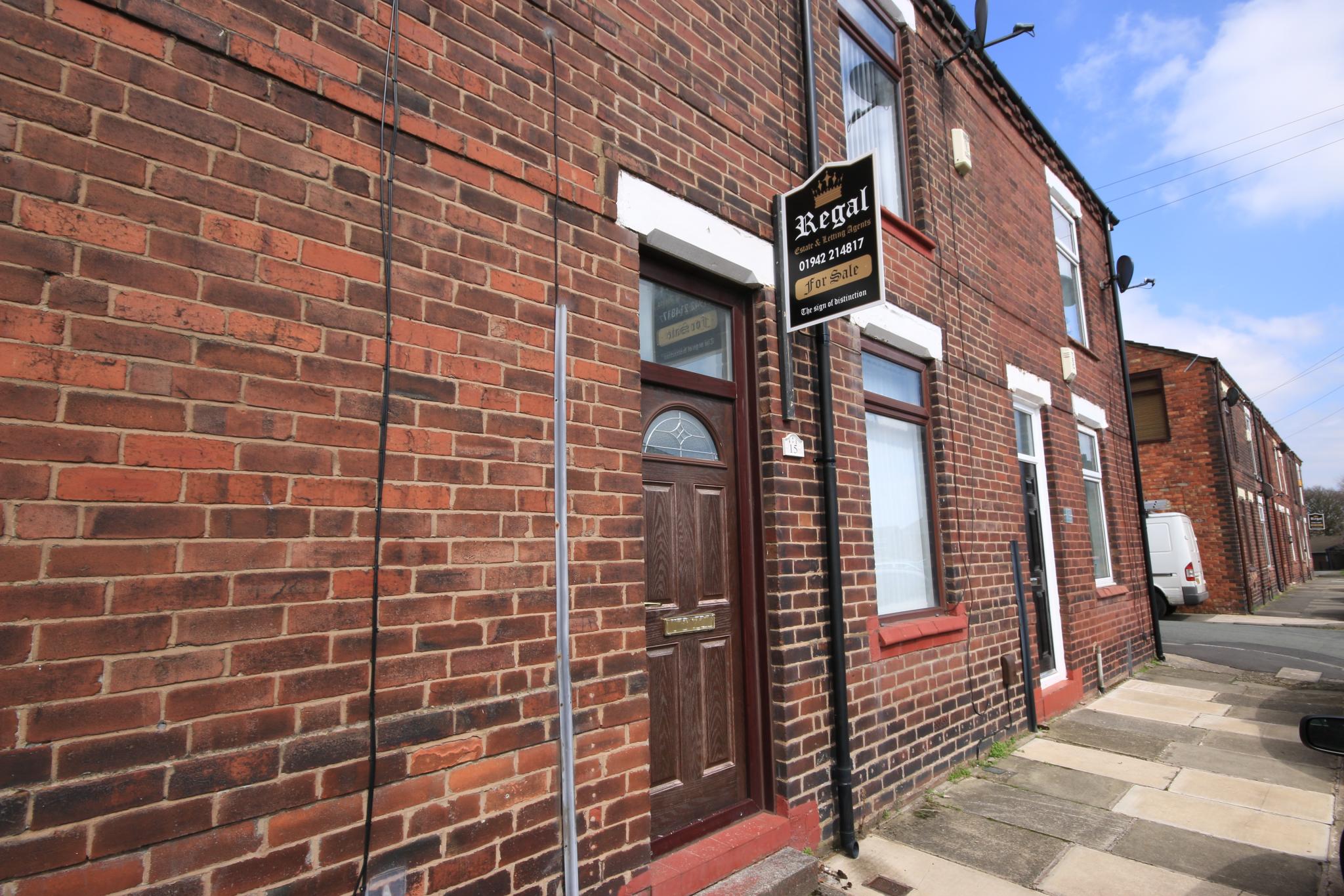 2 Bedroom Mid Terraced House To Rent in 15 Duke Street, Wigan, WN3