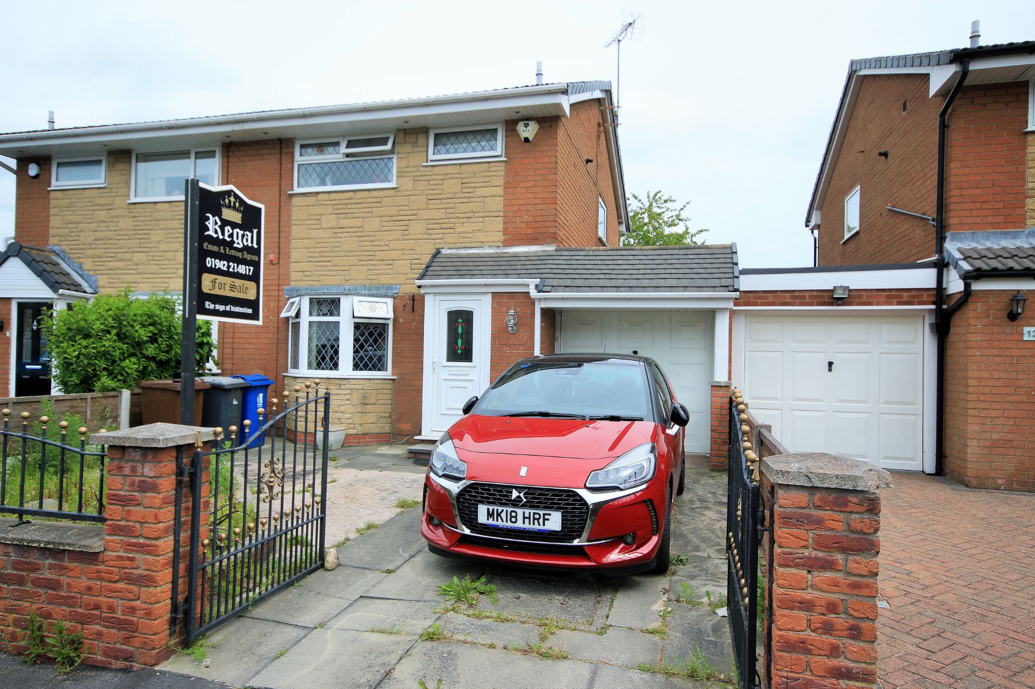 3 Bed Semi-detached House For Sale - Photograph 1