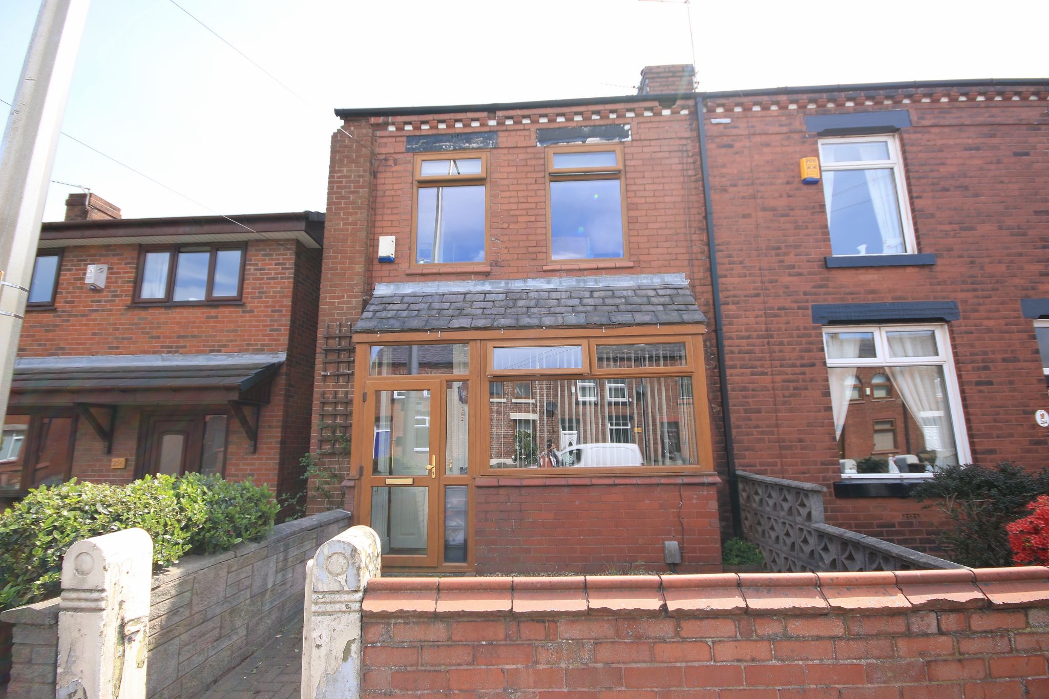 3 Bed Mid Terraced House For Sale - Photograph 1
