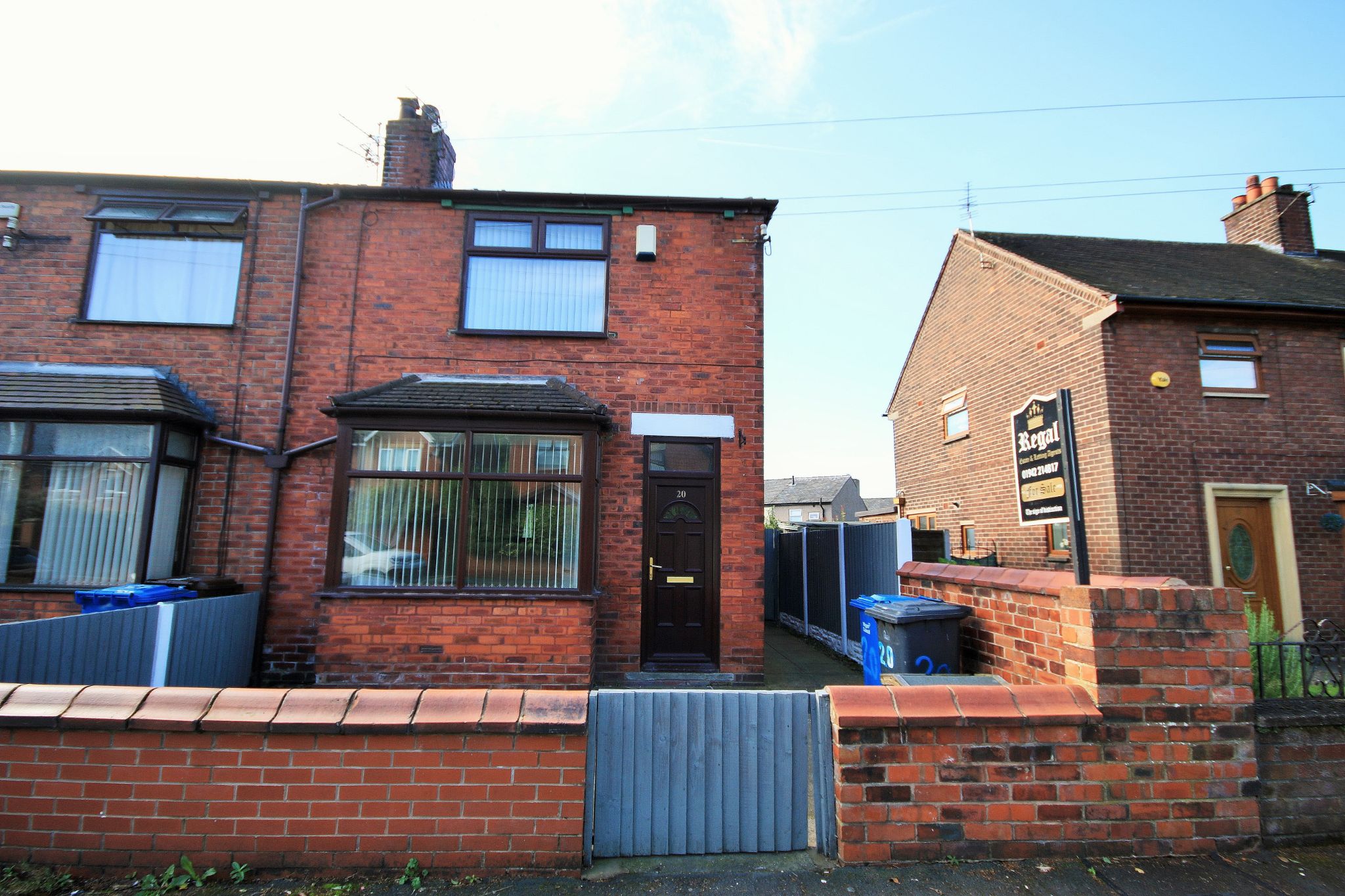 2 Bed End Terraced House For Sale - Photograph 1