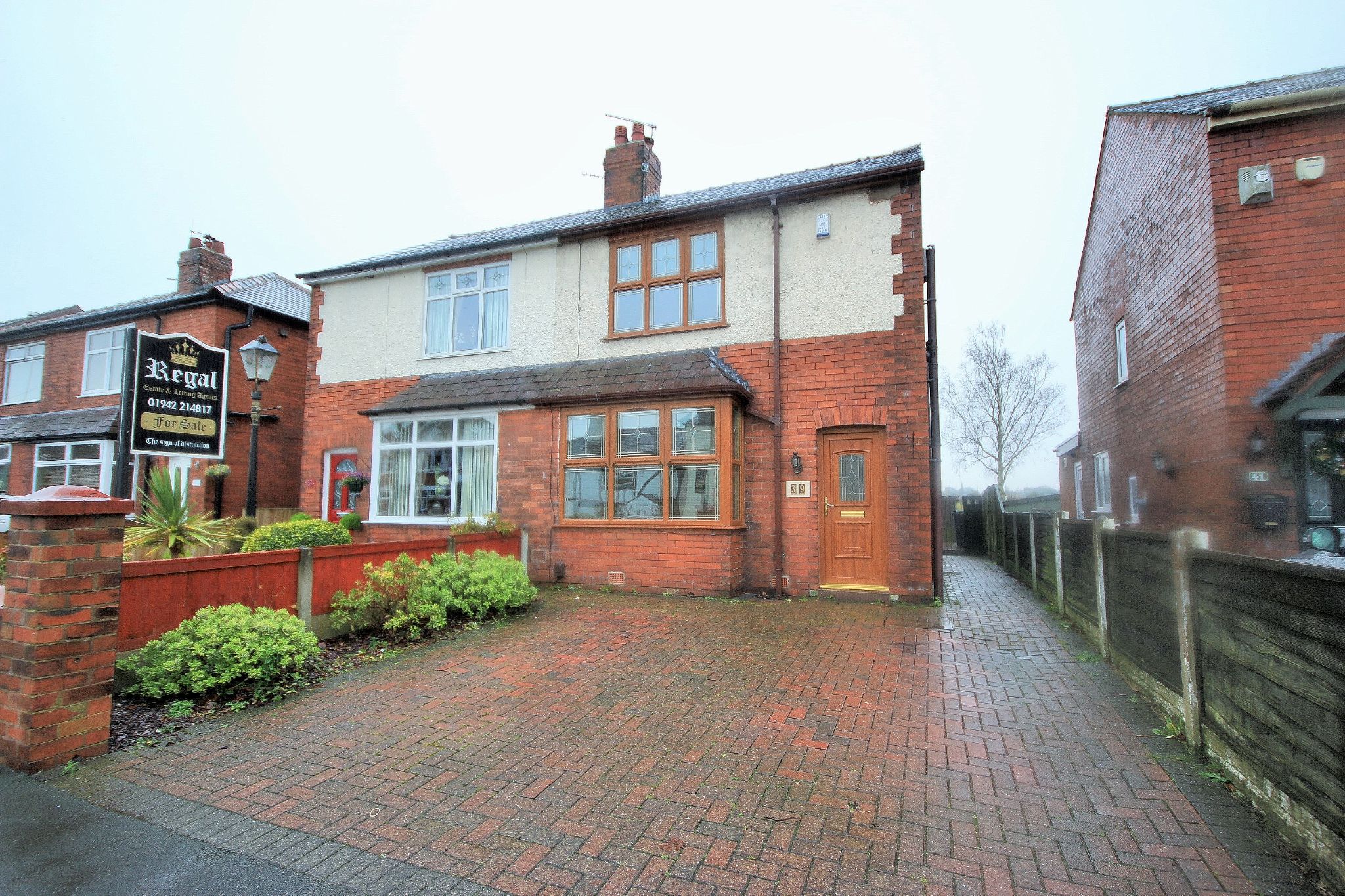 3 Bed Semi-detached House For Sale - Photograph 1