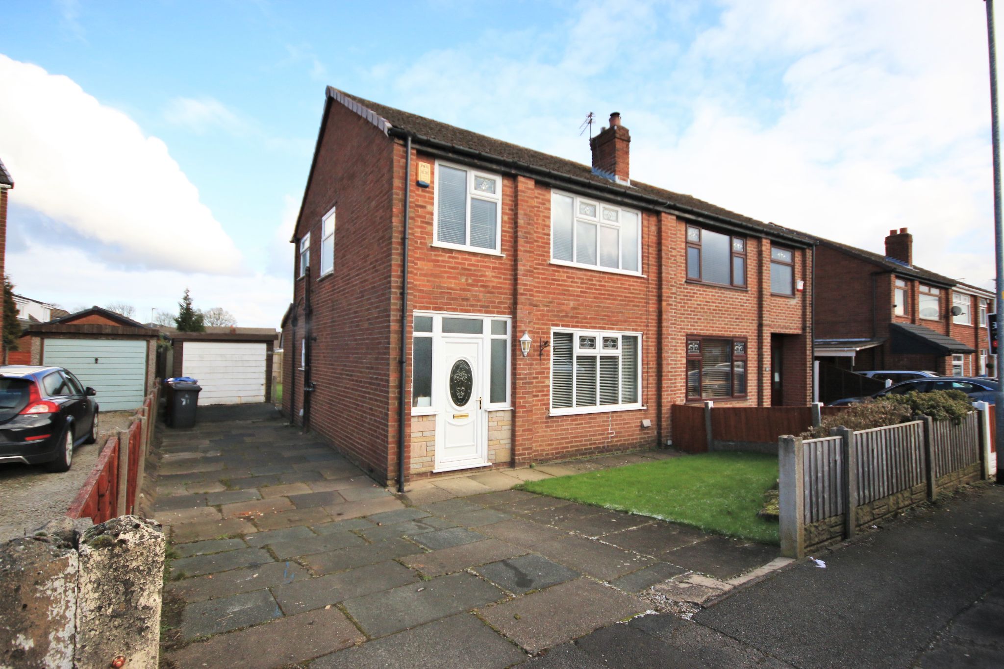 Grant Road, Wigan, Hawkley Hall, Wigan WN3 5JN 3 bedroom semi
