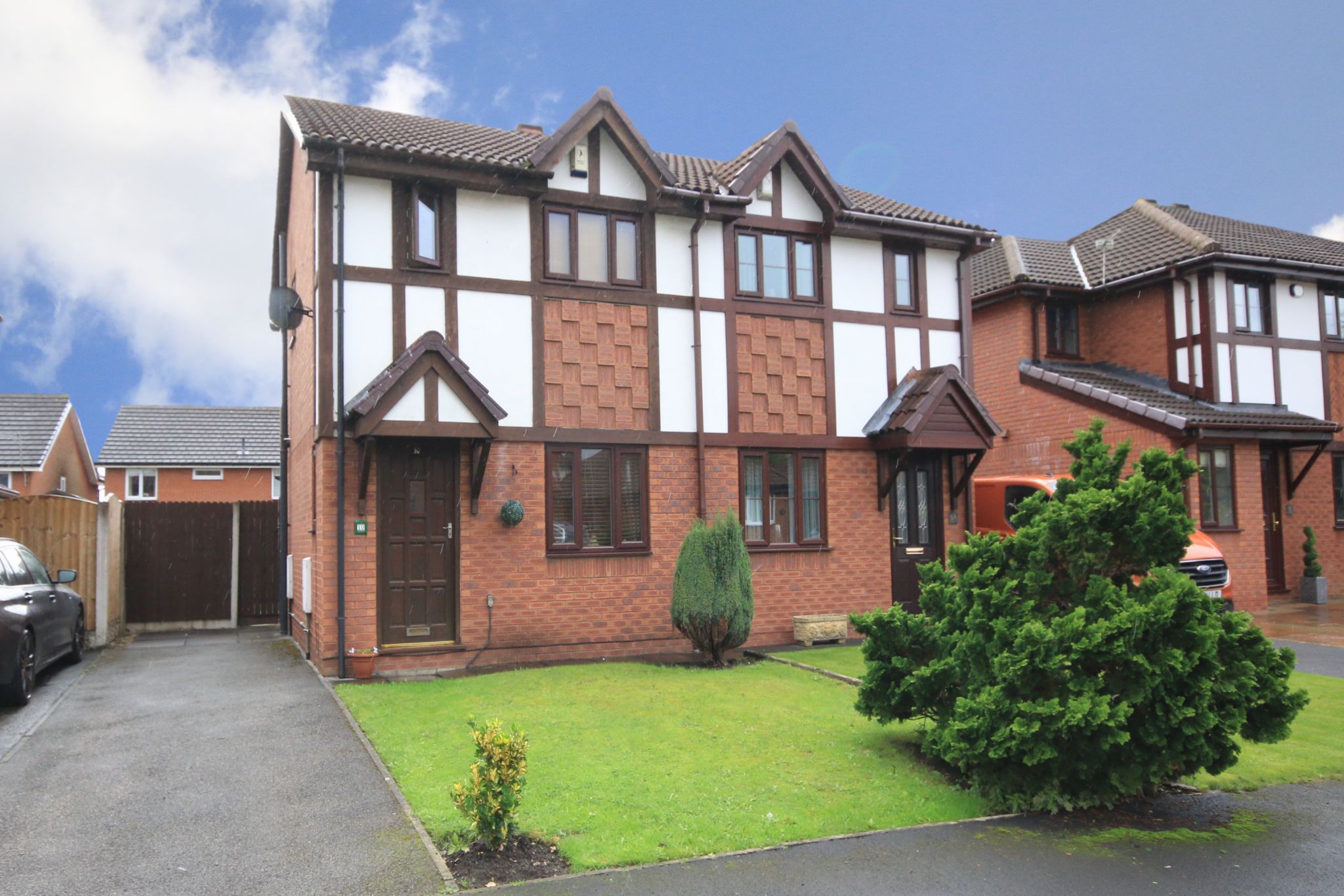 2 bedroom semi-detached house For Sale in Wigan - Photograph 3.
