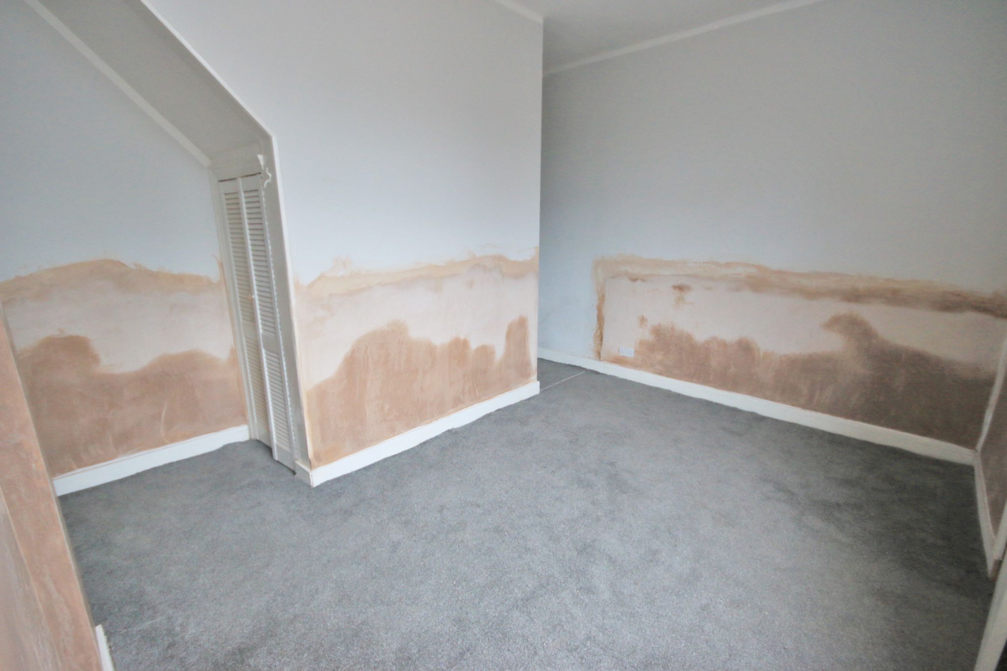 3 bedroom mid terraced house To Let in Wigan - Photograph 5.