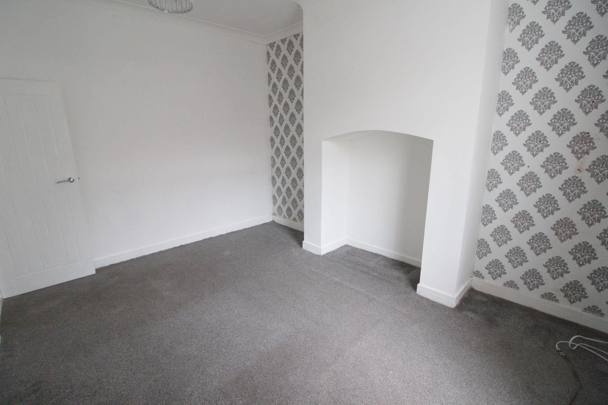 3 bedroom mid terraced house To Let in Wigan - Property photograph.