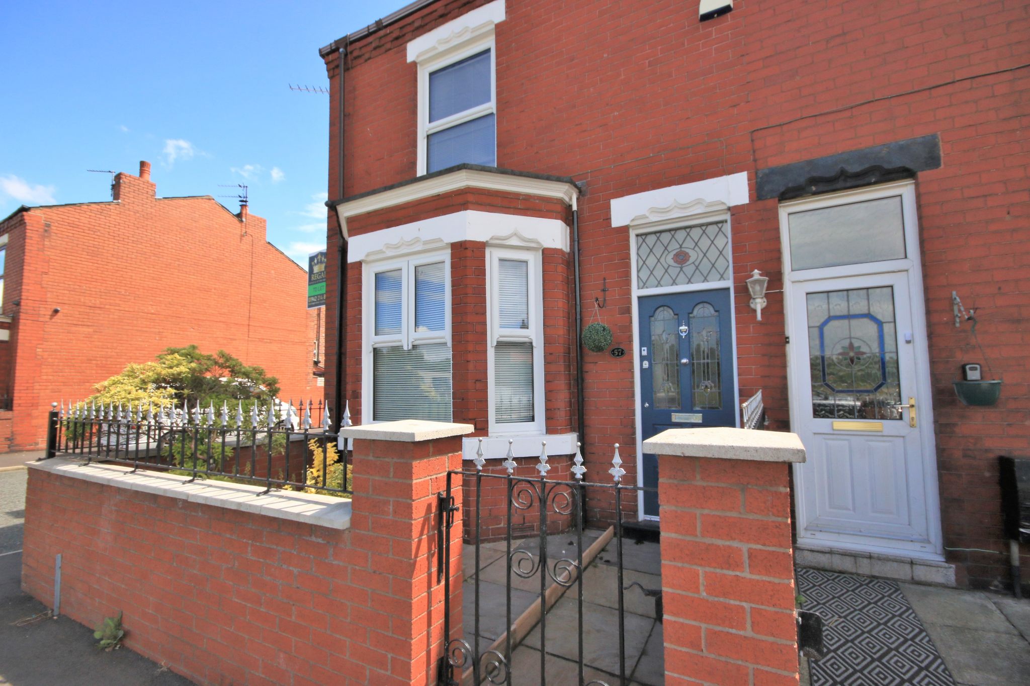 3 bedroom end terraced house To Let in Wigan - Property photograph.