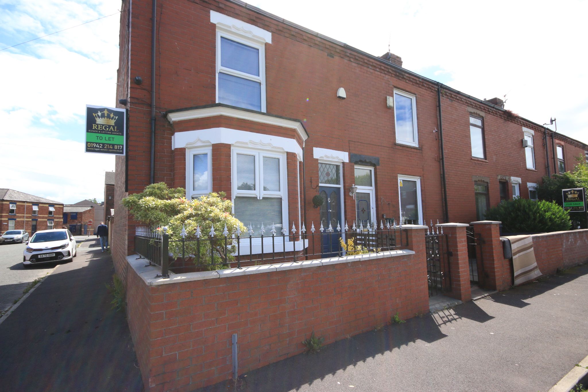 3 bedroom end terraced house To Let in Wigan - Property photograph.