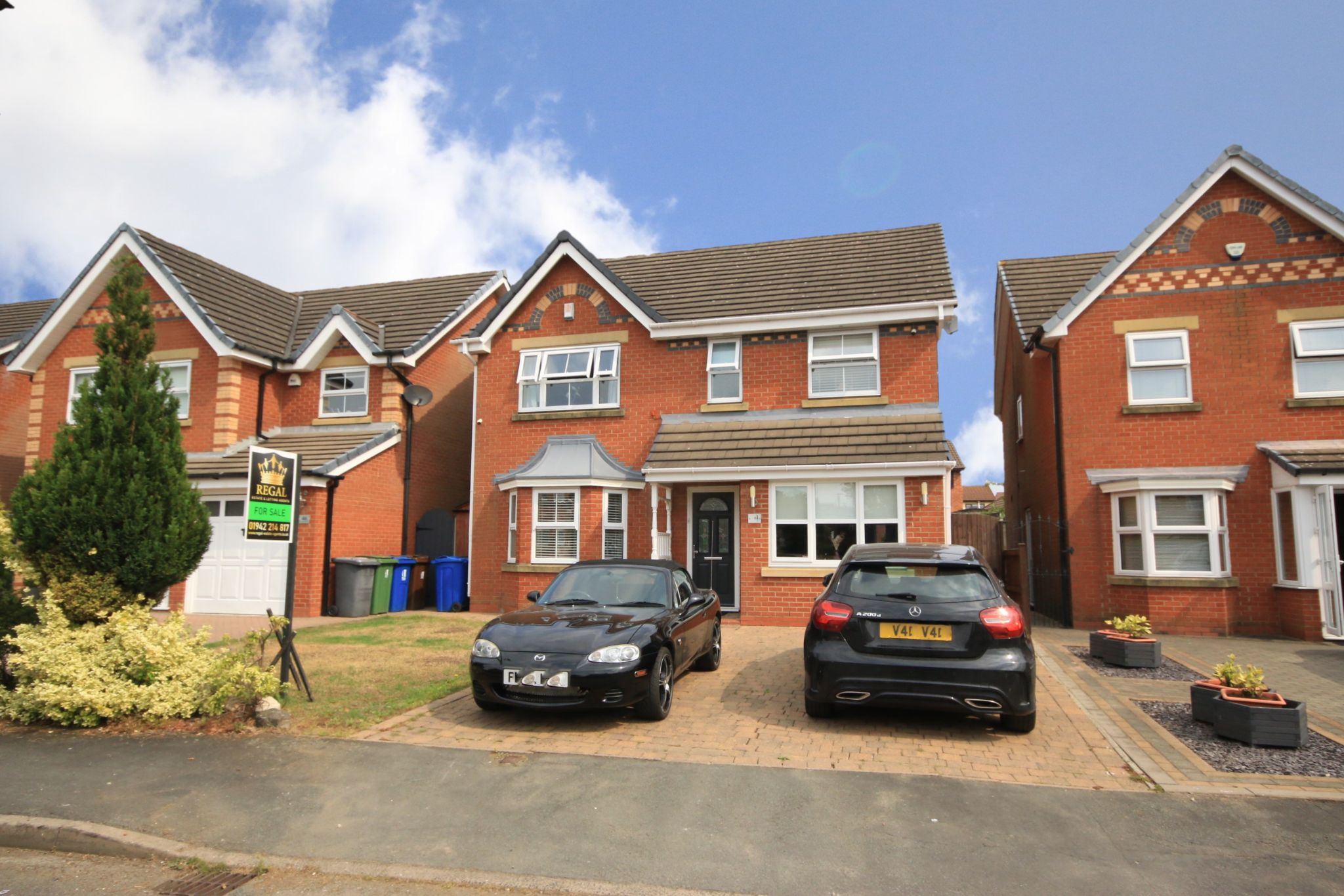 4 bedroom detached house For Sale in Wigan - Photograph 1.
