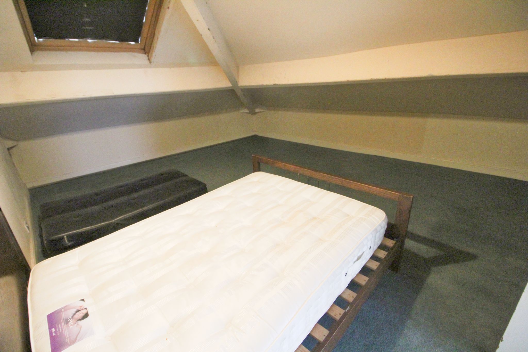 1 bedroom apartment flat/apartment To Let in Wigan - Photograph 7.