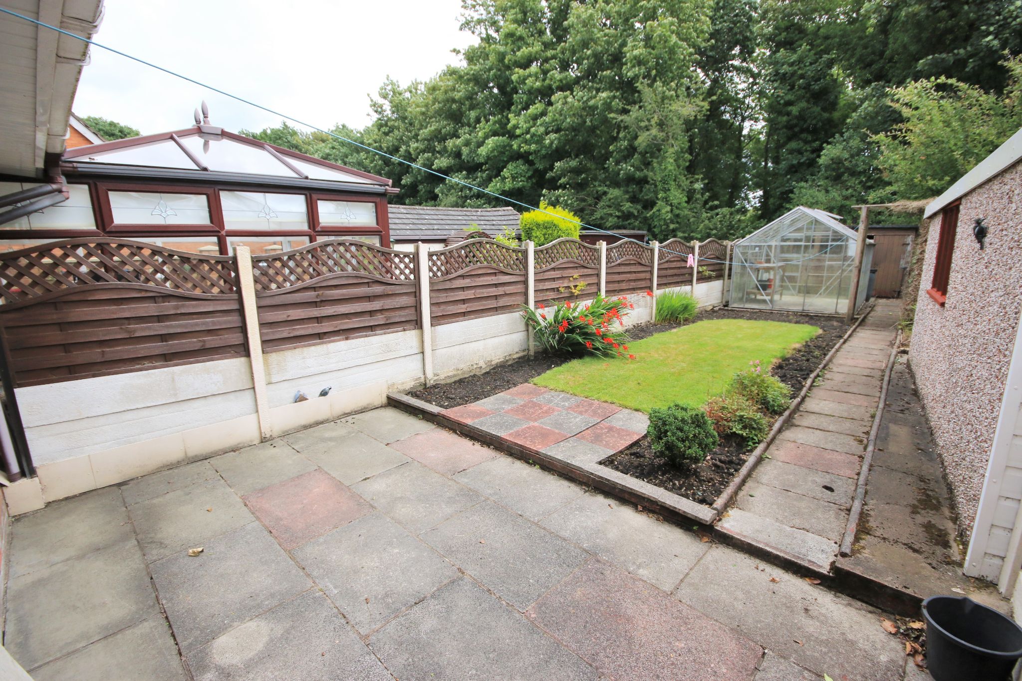 Ravenswood Avenue, Winstanley, Wigan, WN3 6EZ 3 bedroom semidetached