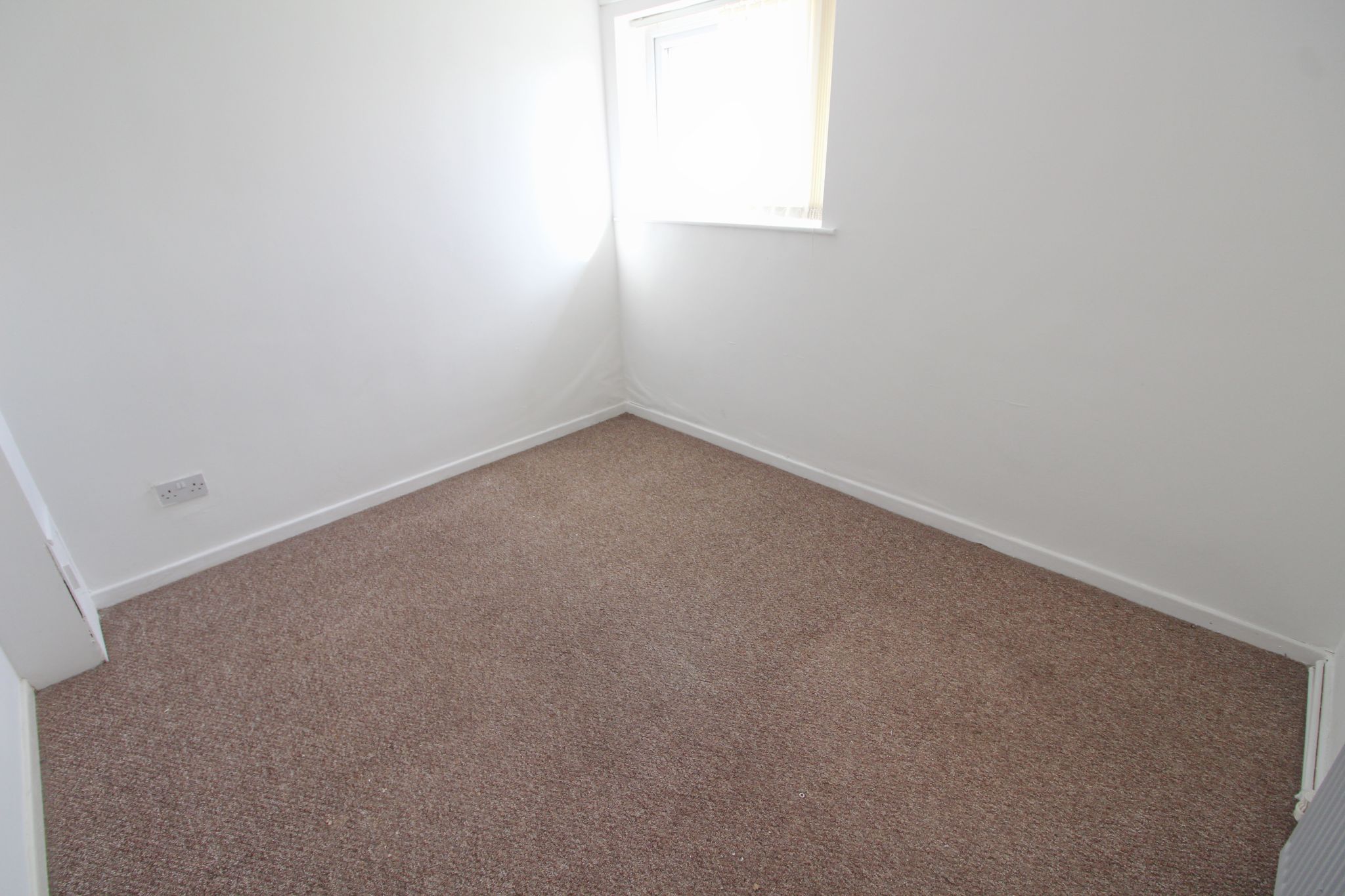 2 bedroom flat flat/apartment Let in Wigan - Photograph 9.