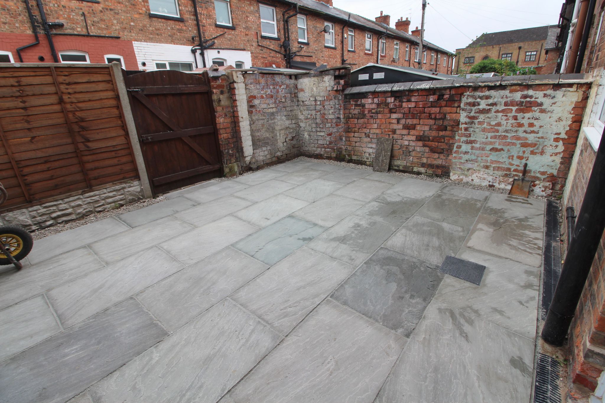 2 bedroom mid terraced house Let in Wigan - Photograph 13.