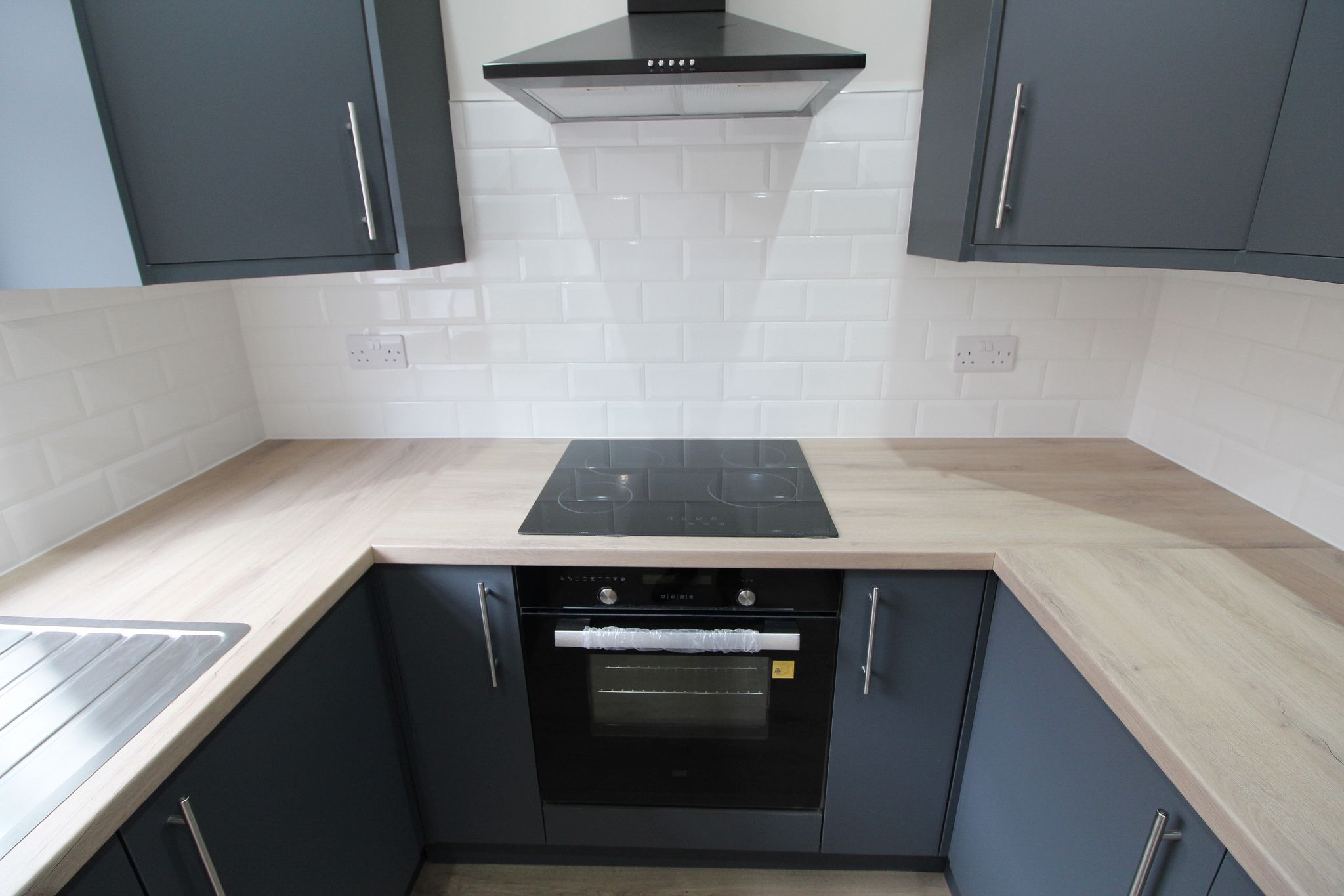 2 bedroom mid terraced house Let in Wigan - Photograph 7.