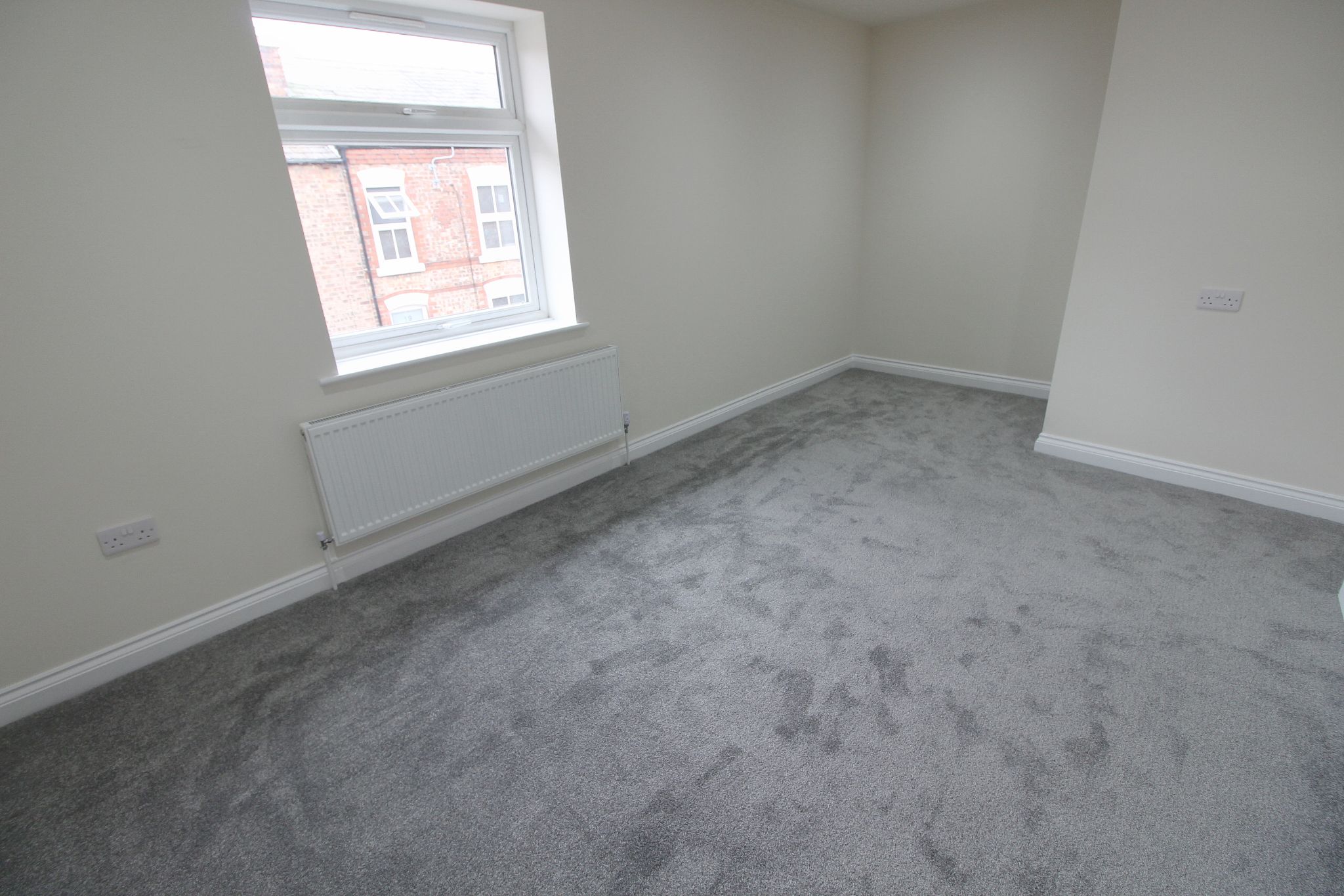 2 bedroom mid terraced house Let in Wigan - Photograph 10.