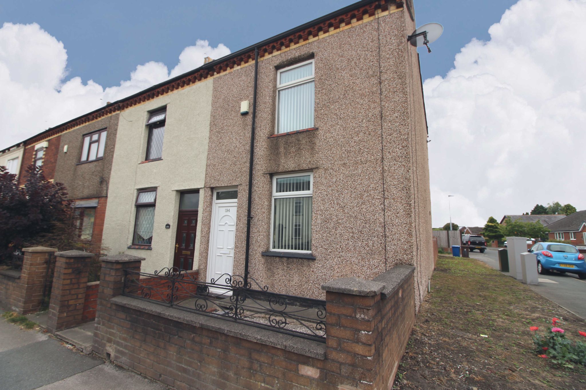 2 bedroom end terraced house Let in Wigan - Photograph 1.