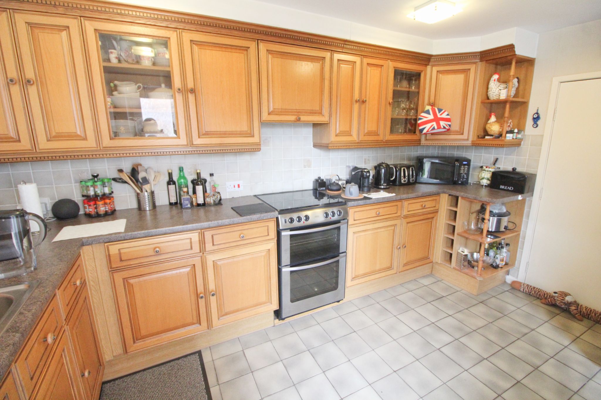 3 bedroom link detached house For Sale in Skelmersdale - Photograph 9.