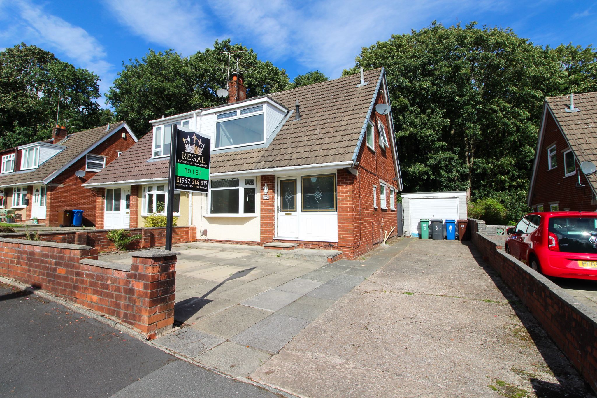 4 bedroom semi-detached house To Let in Wigan - Property photograph.