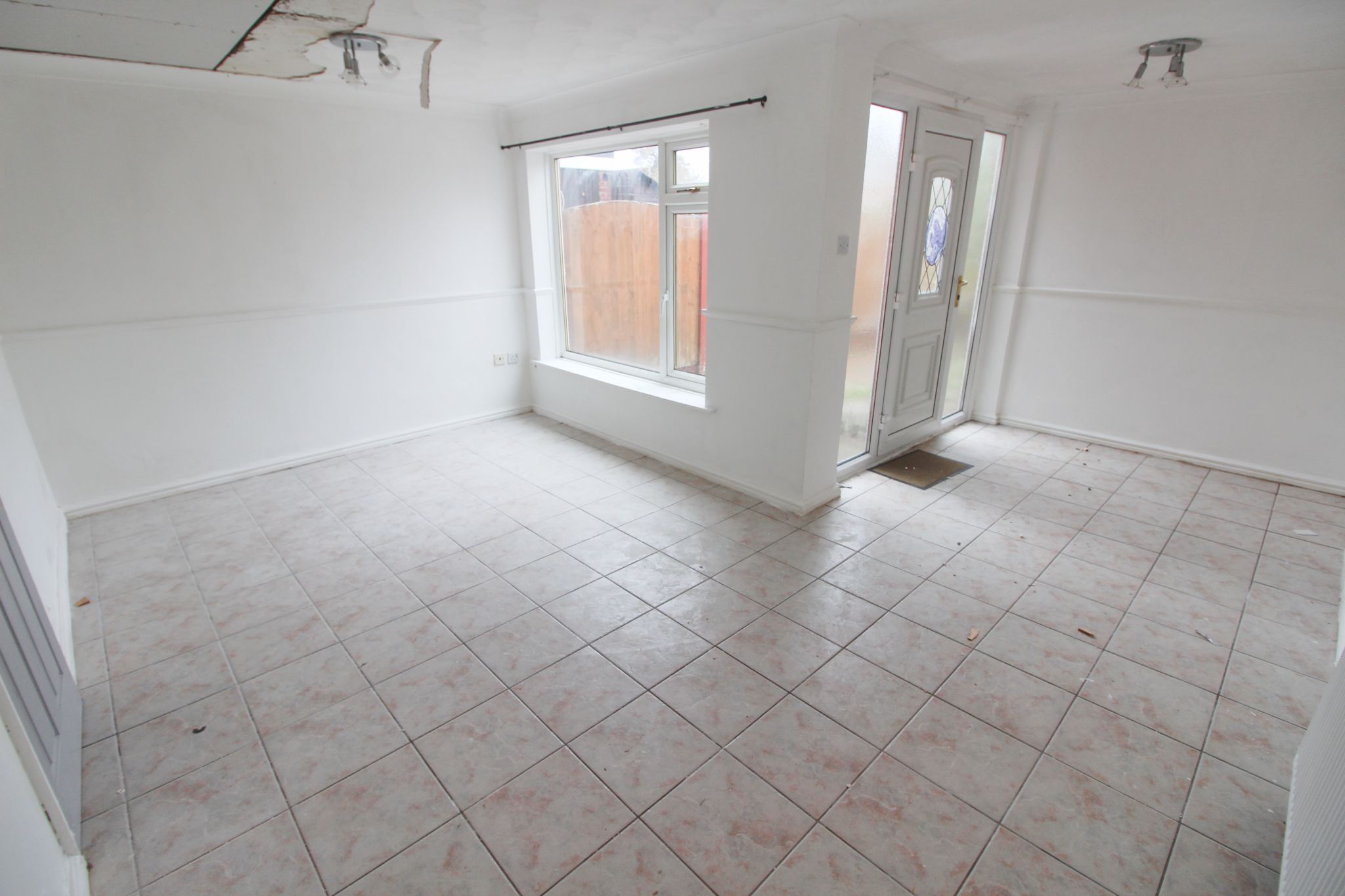 3 bedroom mid terraced house To Let in Skelmersdale - Photograph 7.