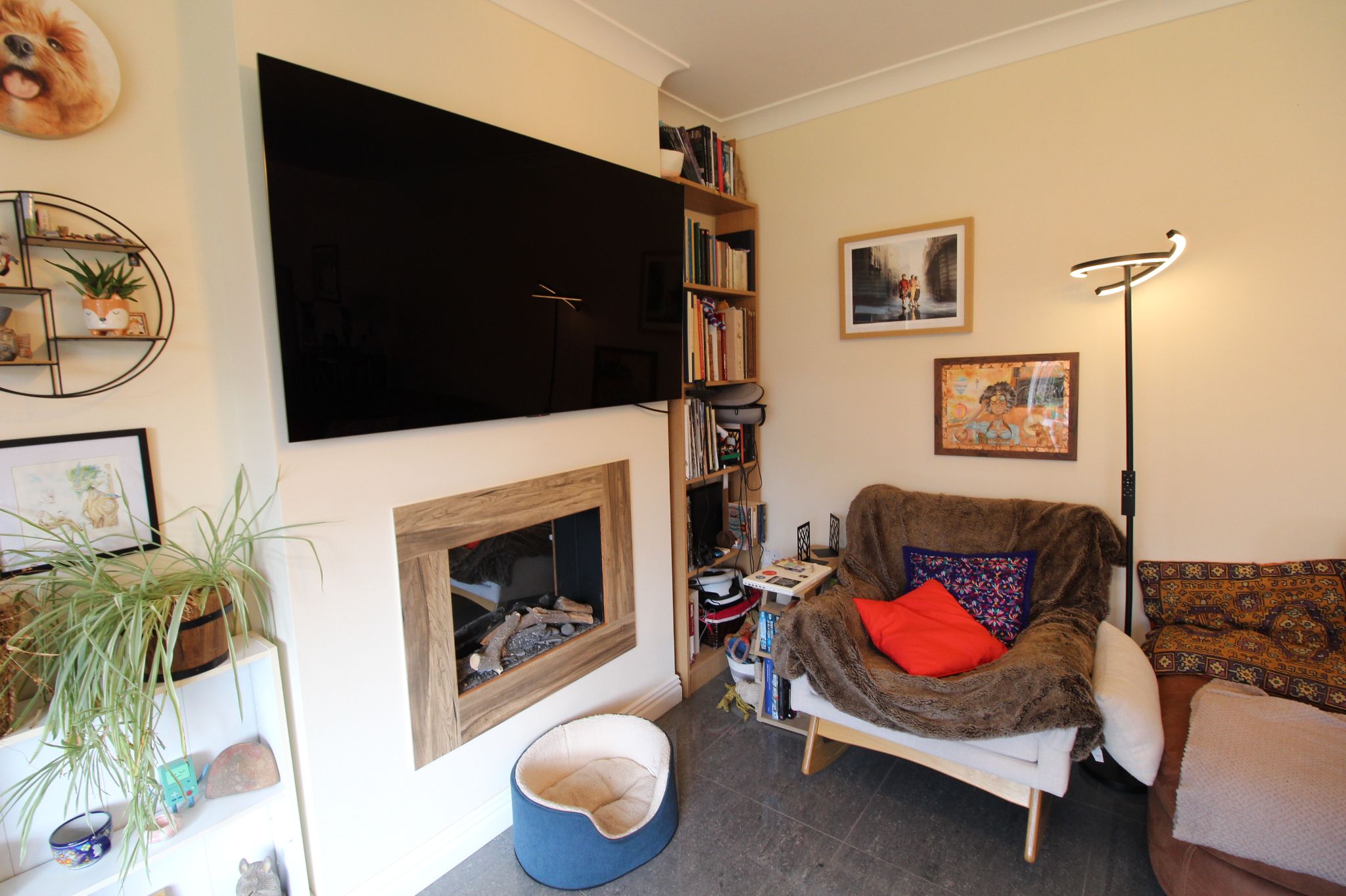 3 bedroom detached bungalow To Let in Wigan - Photograph 7.