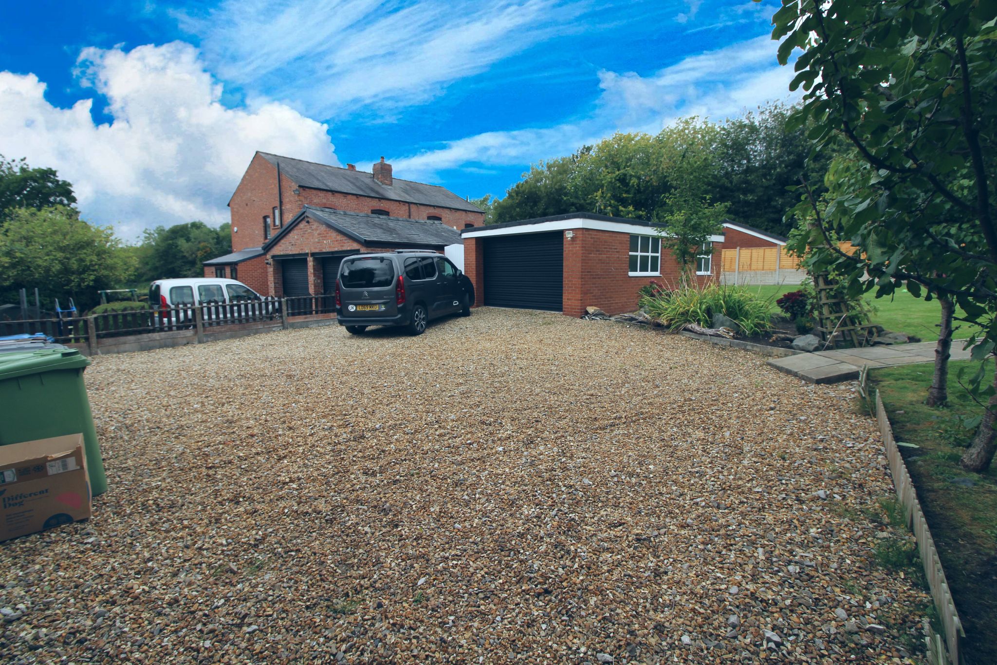 3 bedroom detached bungalow To Let in Wigan - Photograph 26.