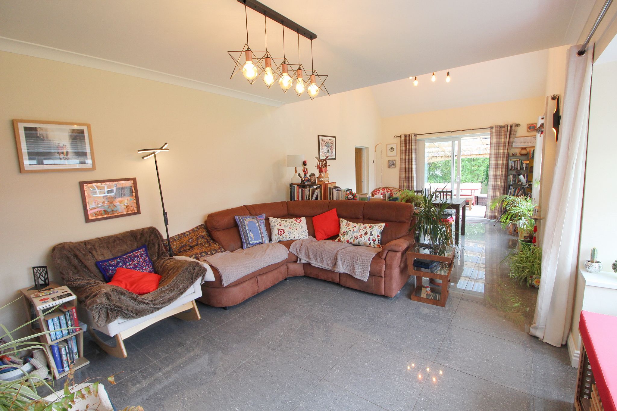 3 bedroom detached bungalow To Let in Wigan - Photograph 2.