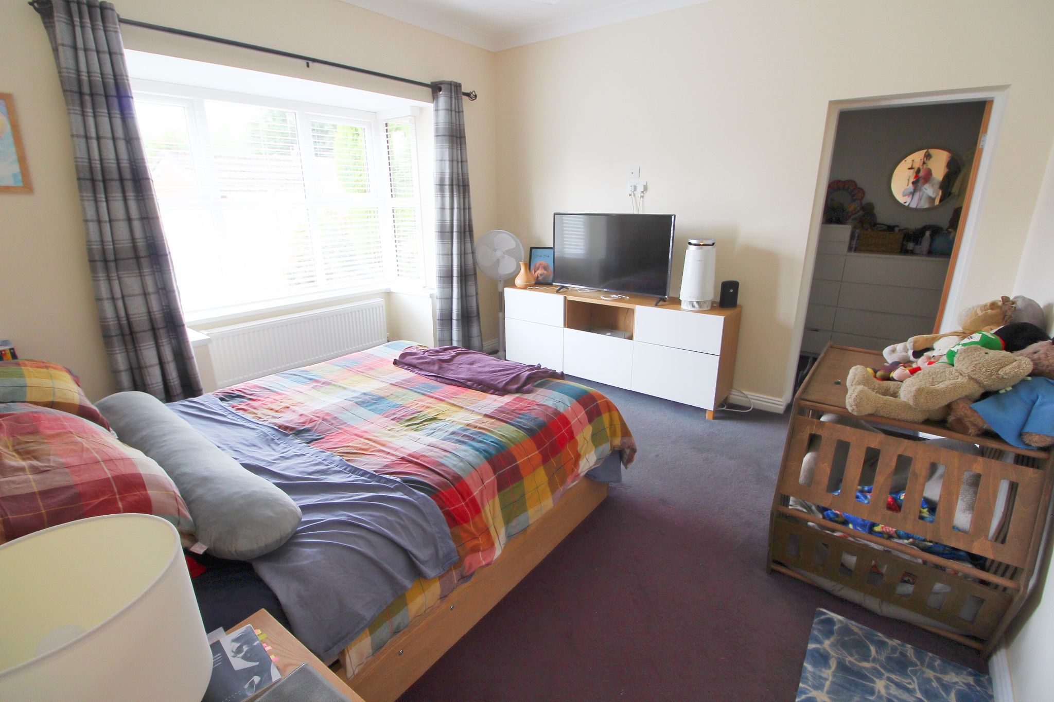 3 bedroom detached bungalow To Let in Wigan - Photograph 12.