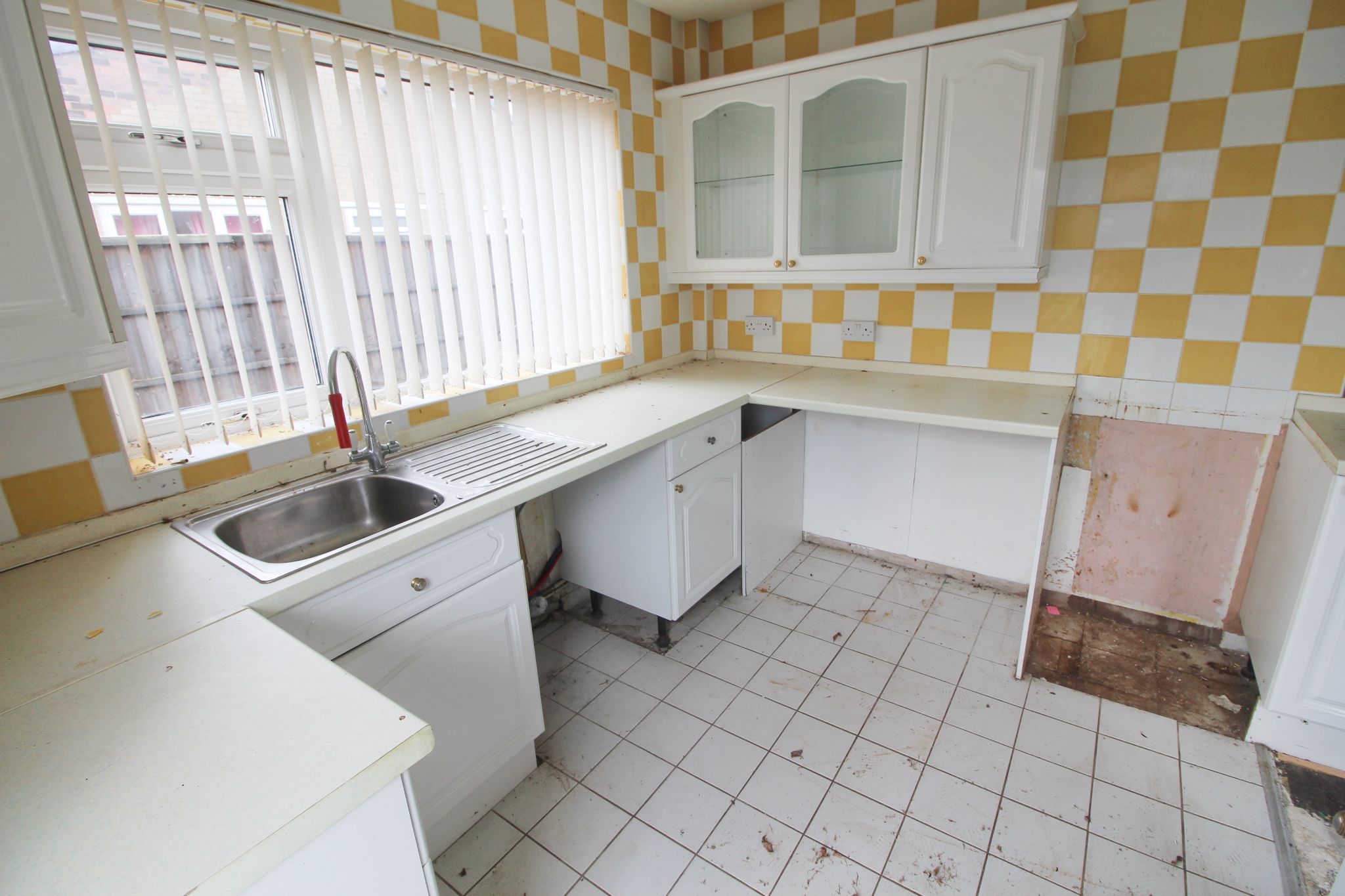 2 bedroom semi-detached bungalow For Sale in Wigan - Photograph 6.