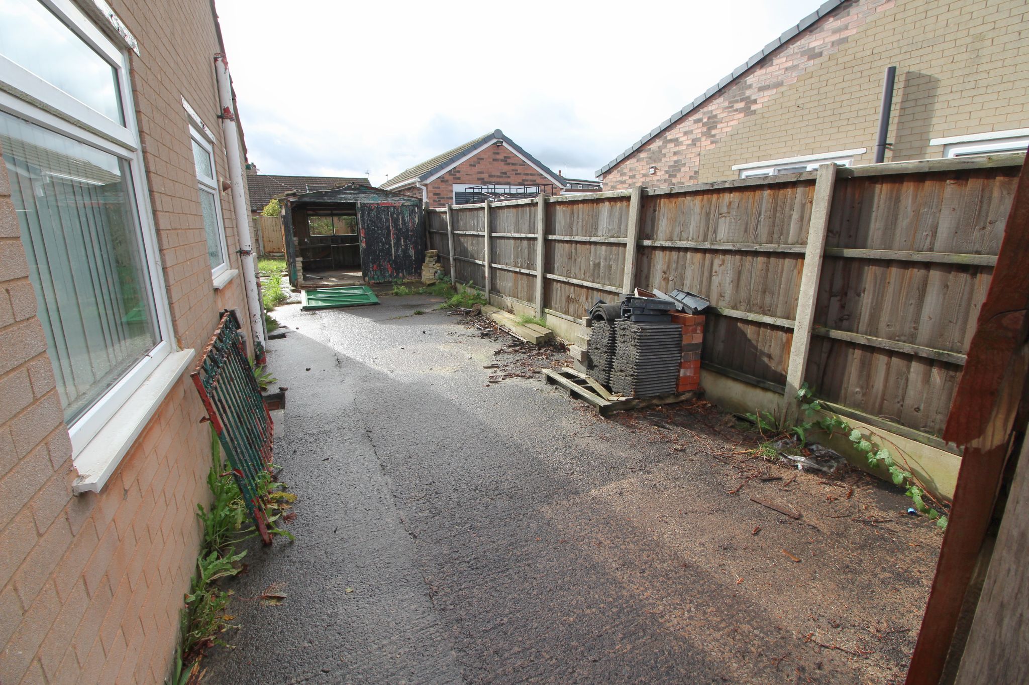 2 bedroom semi-detached bungalow For Sale in Wigan - Photograph 10.