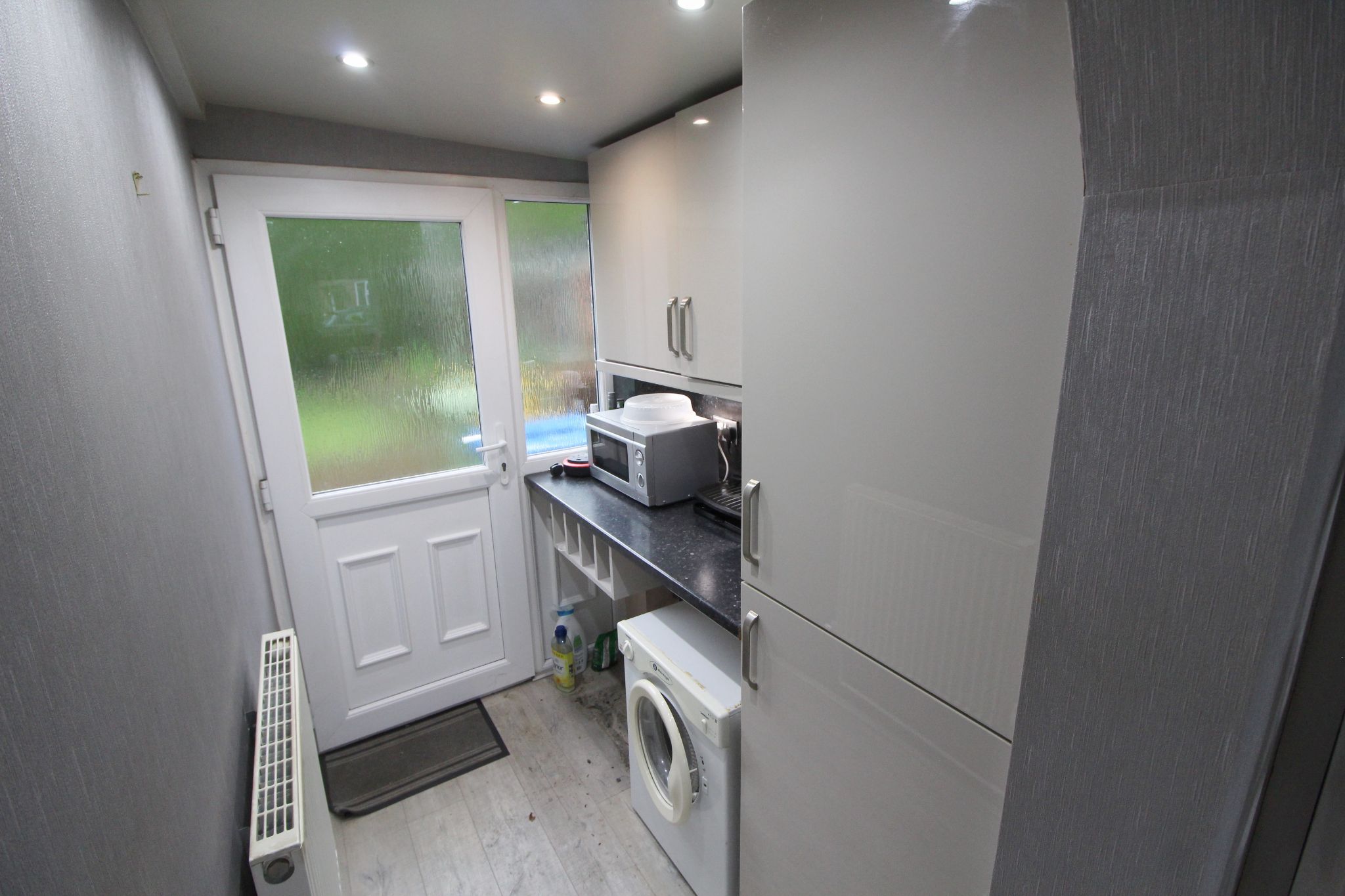 2 bedroom semi-detached house To Let in Wigan - Photograph 5.