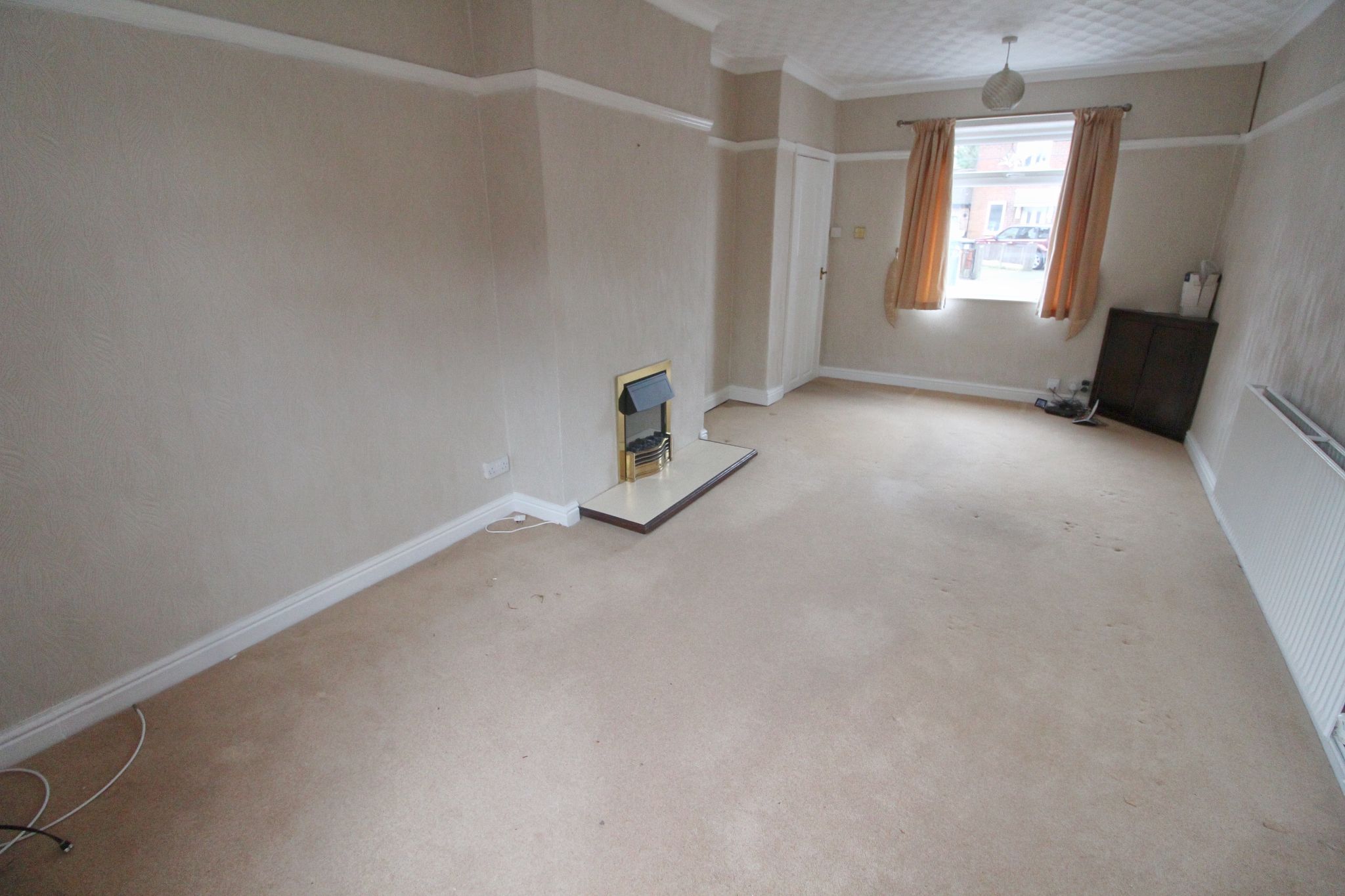 2 bedroom semi-detached house Let in Wigan - Photograph 3.