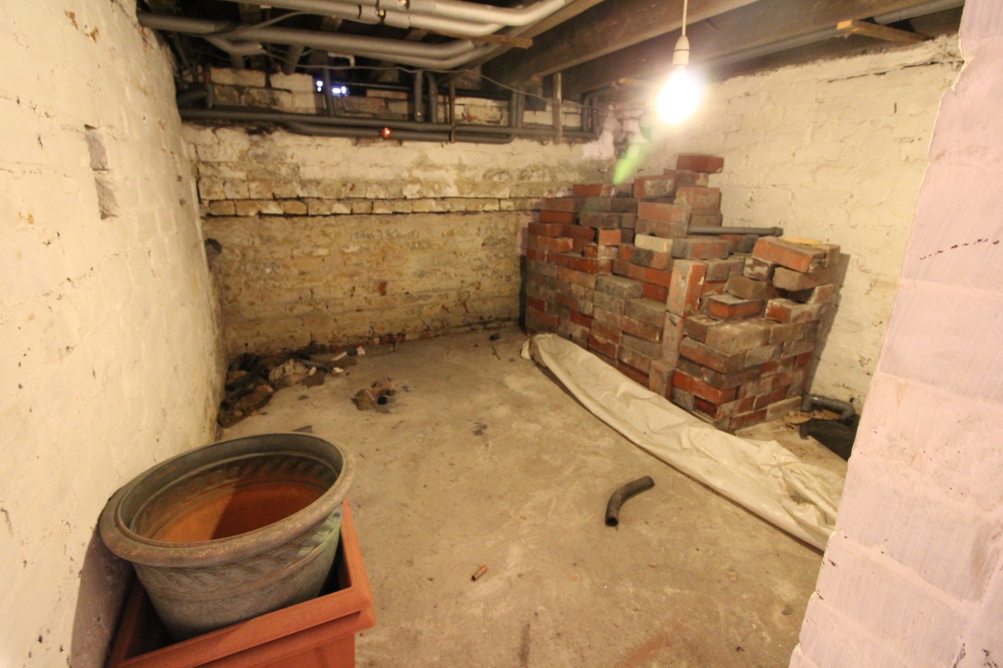 2 bedroom detached bungalow For Sale in Wigan - Photograph 20.