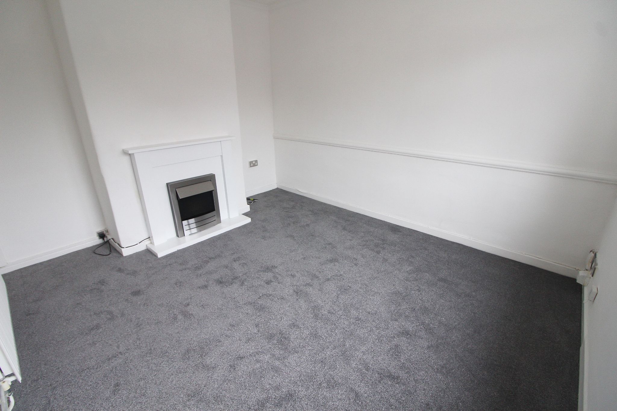 2 bedroom semi-detached house To Let in Wigan - Property photograph.