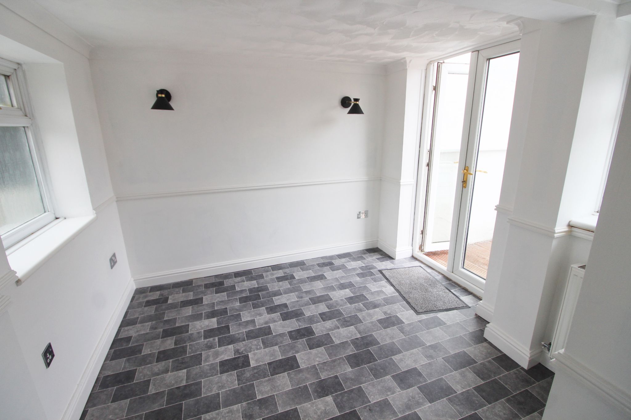 2 bedroom semi-detached house To Let in Wigan - Photograph 7.