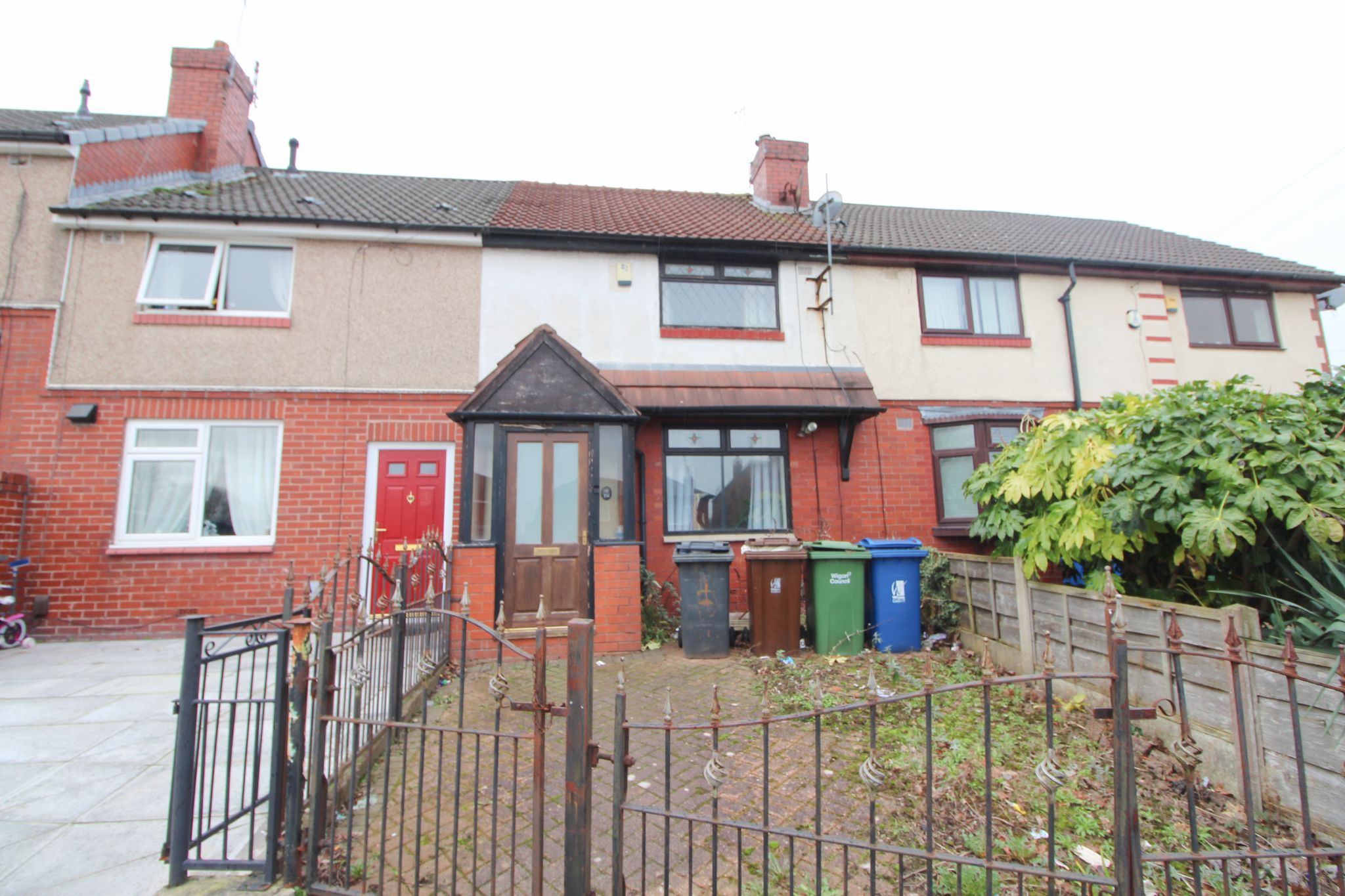 2 bedroom mid terraced house For Sale in Wigan - Property photograph.