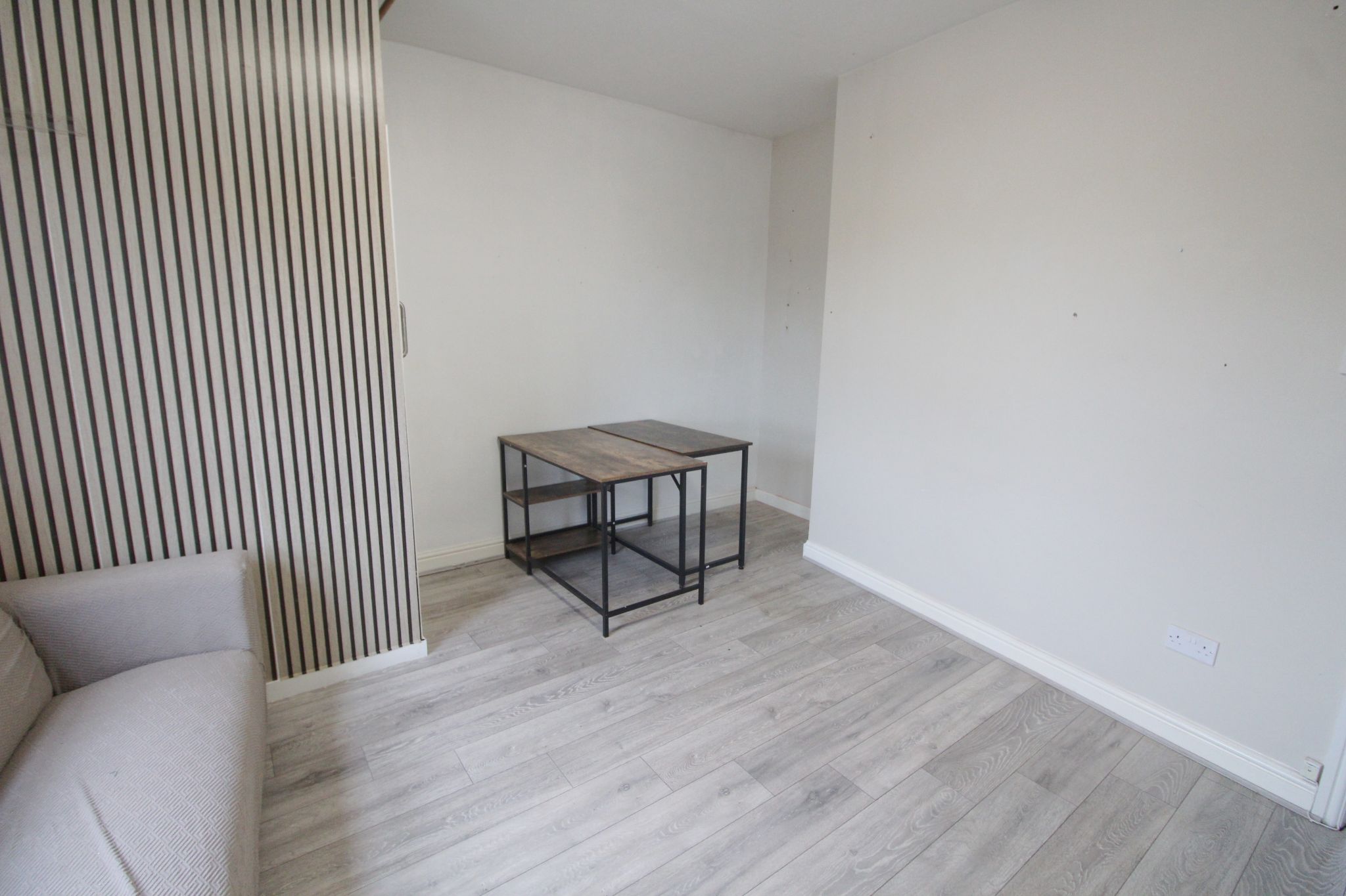 Empty Retail Premises To Let in Wigan - Photograph 5.