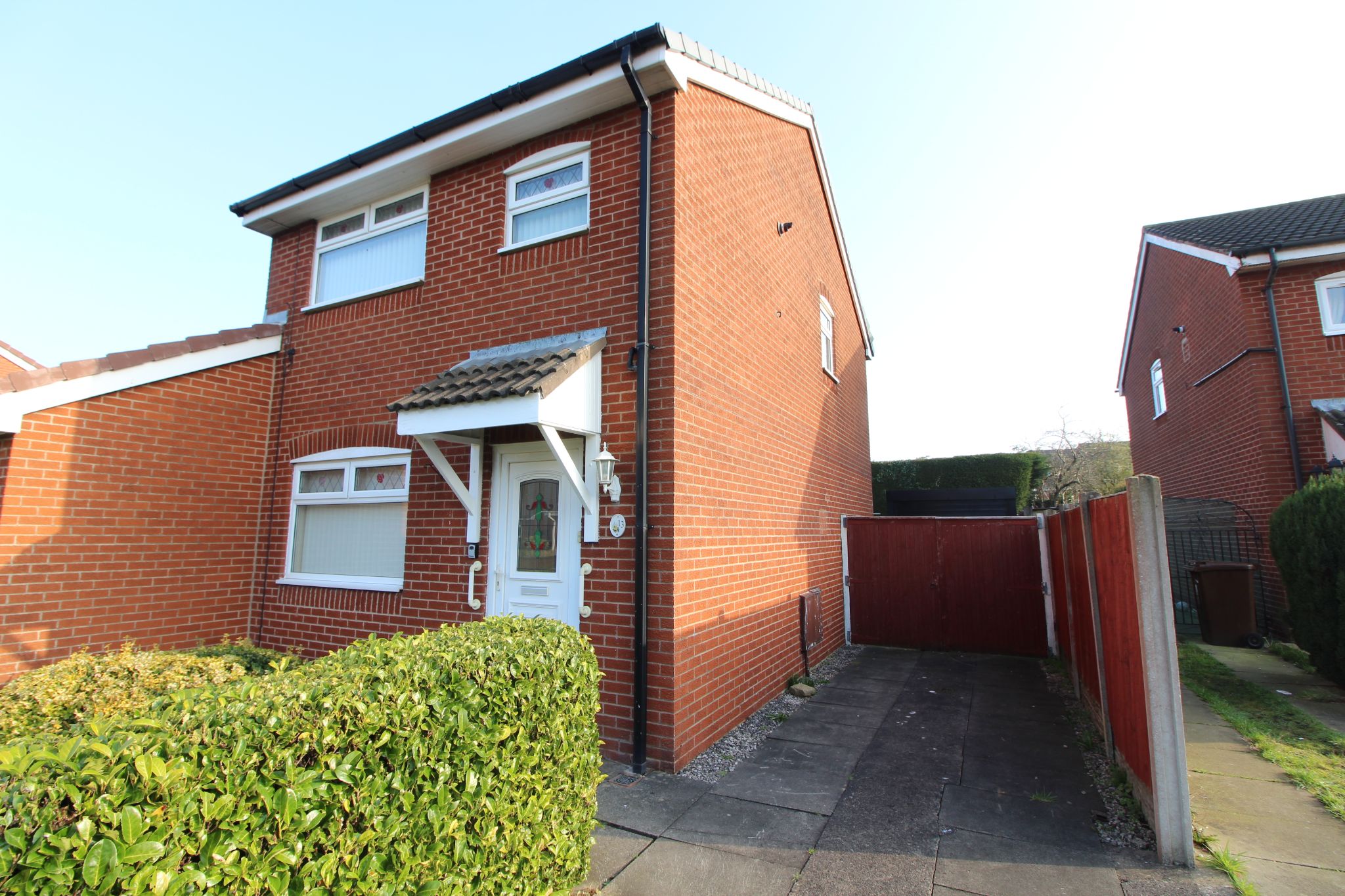 3 bedroom semi-detached house For Sale in Wigan - Property photograph.