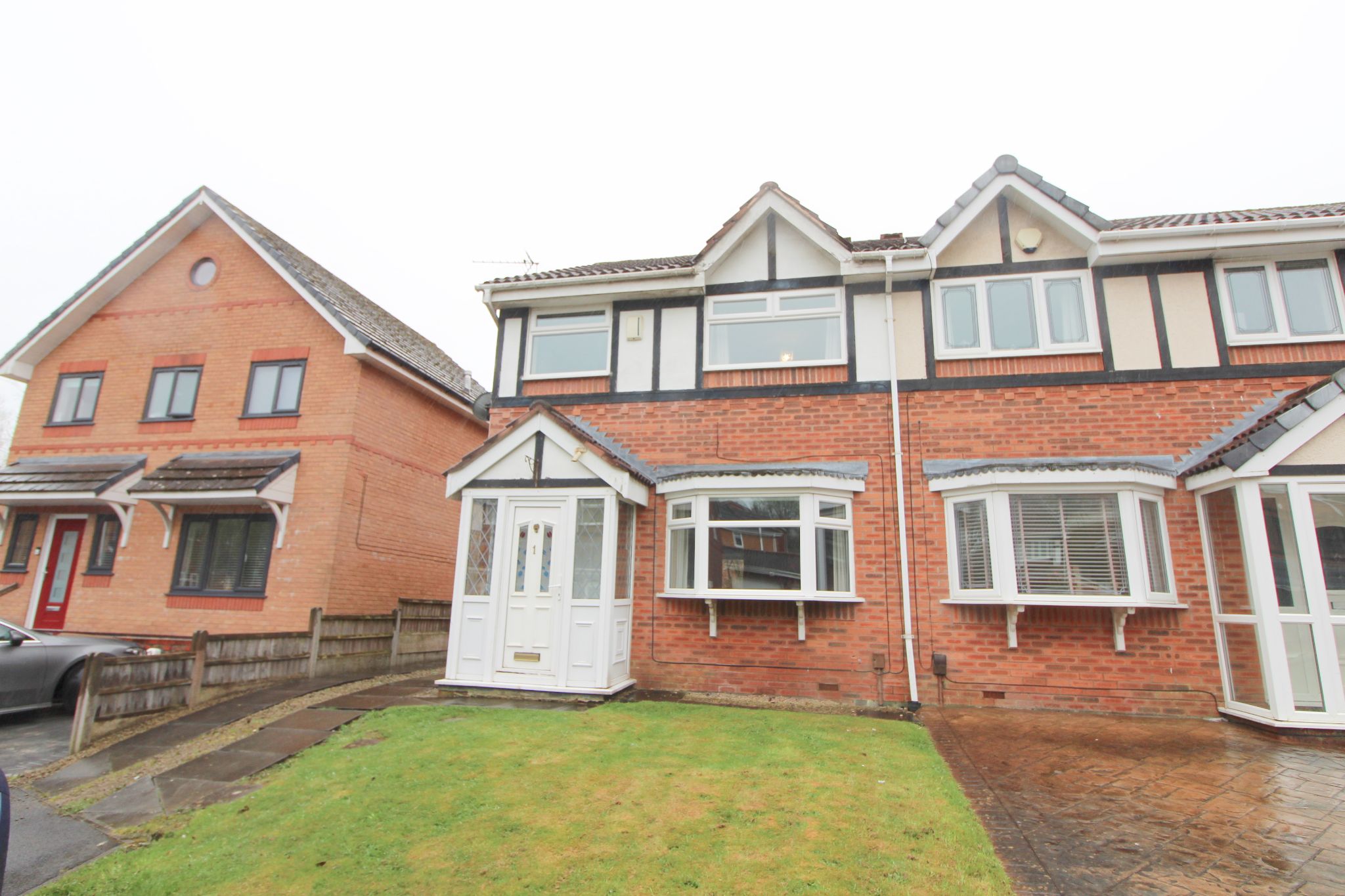 3 bedroom semi-detached house To Let in Wigan - Property photograph.