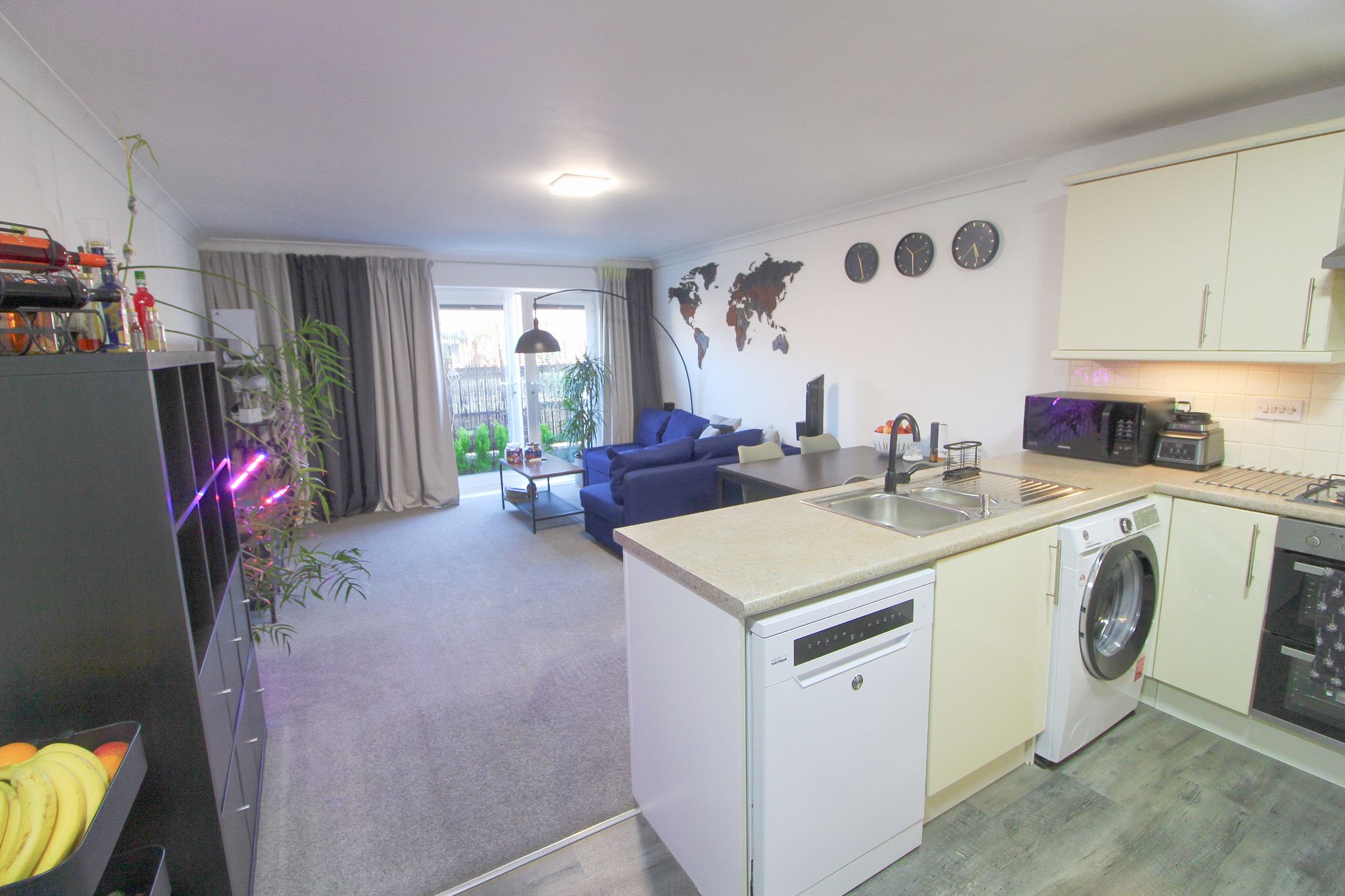 2 bedroom apartment flat/apartment For Sale in Wigan - Photograph 4.