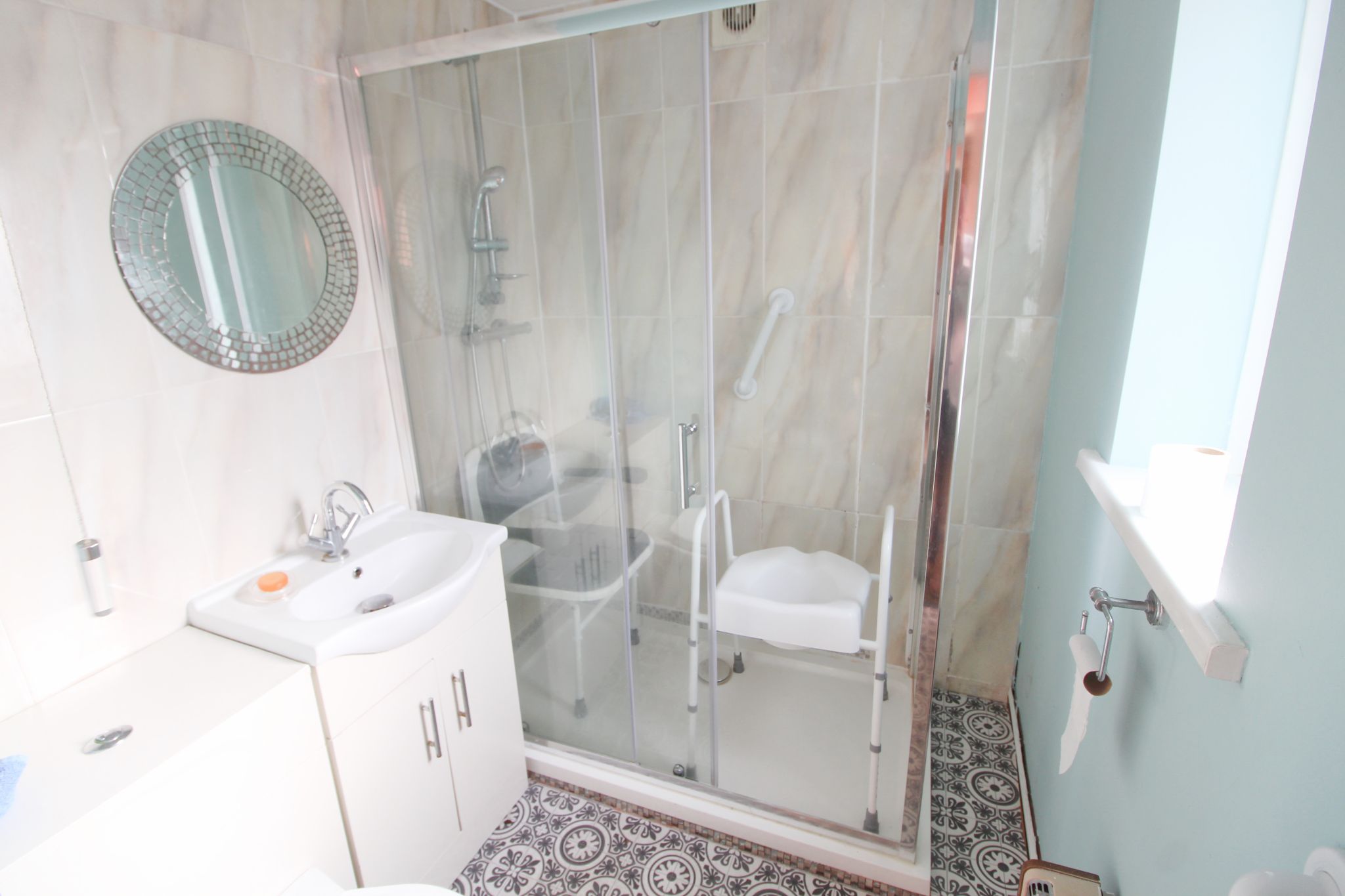 3 bedroom semi-detached house For Sale in Wigan - Photograph 6.