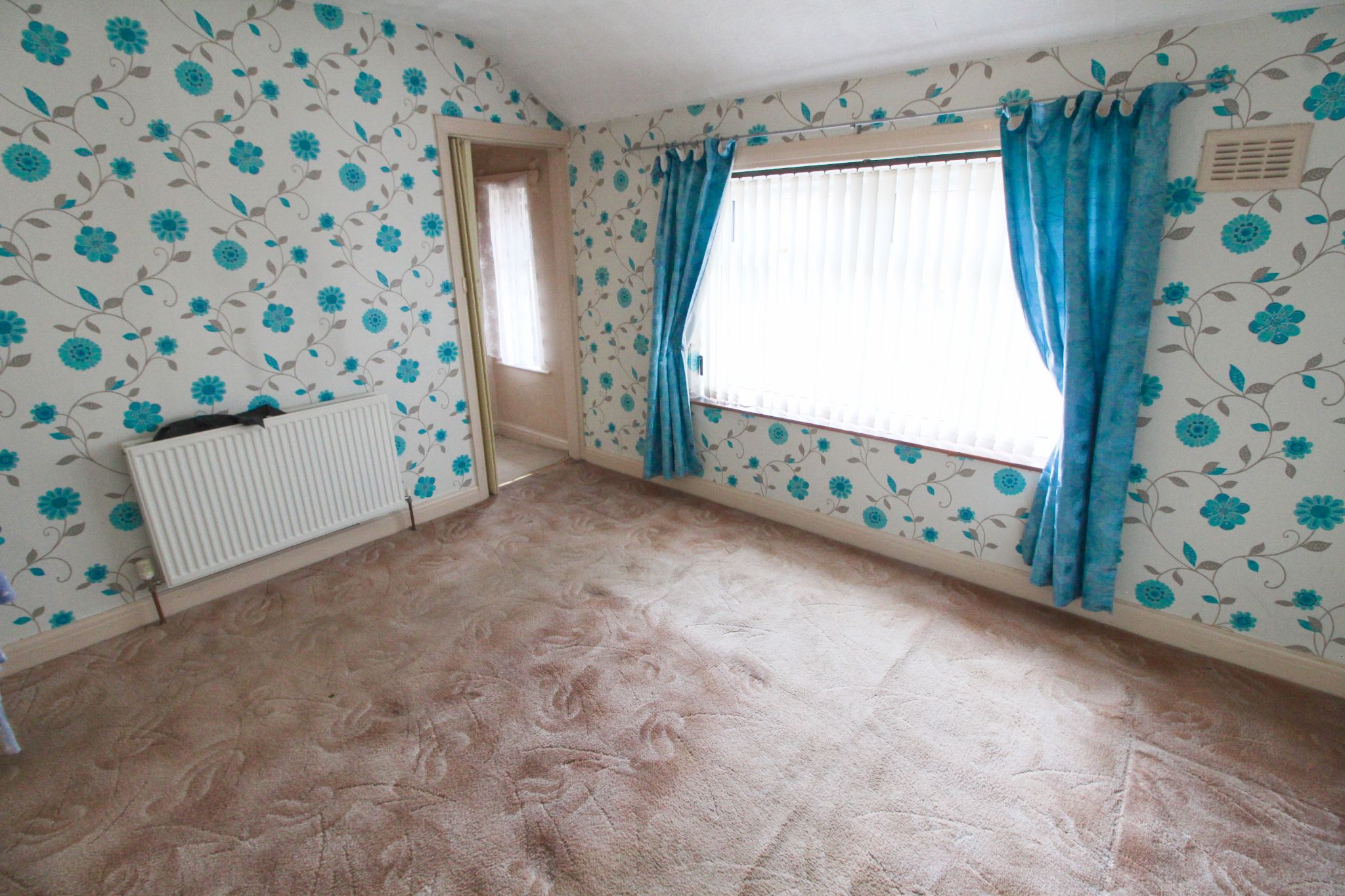 3 bedroom semi-detached house For Sale in Wigan - Photograph 8.