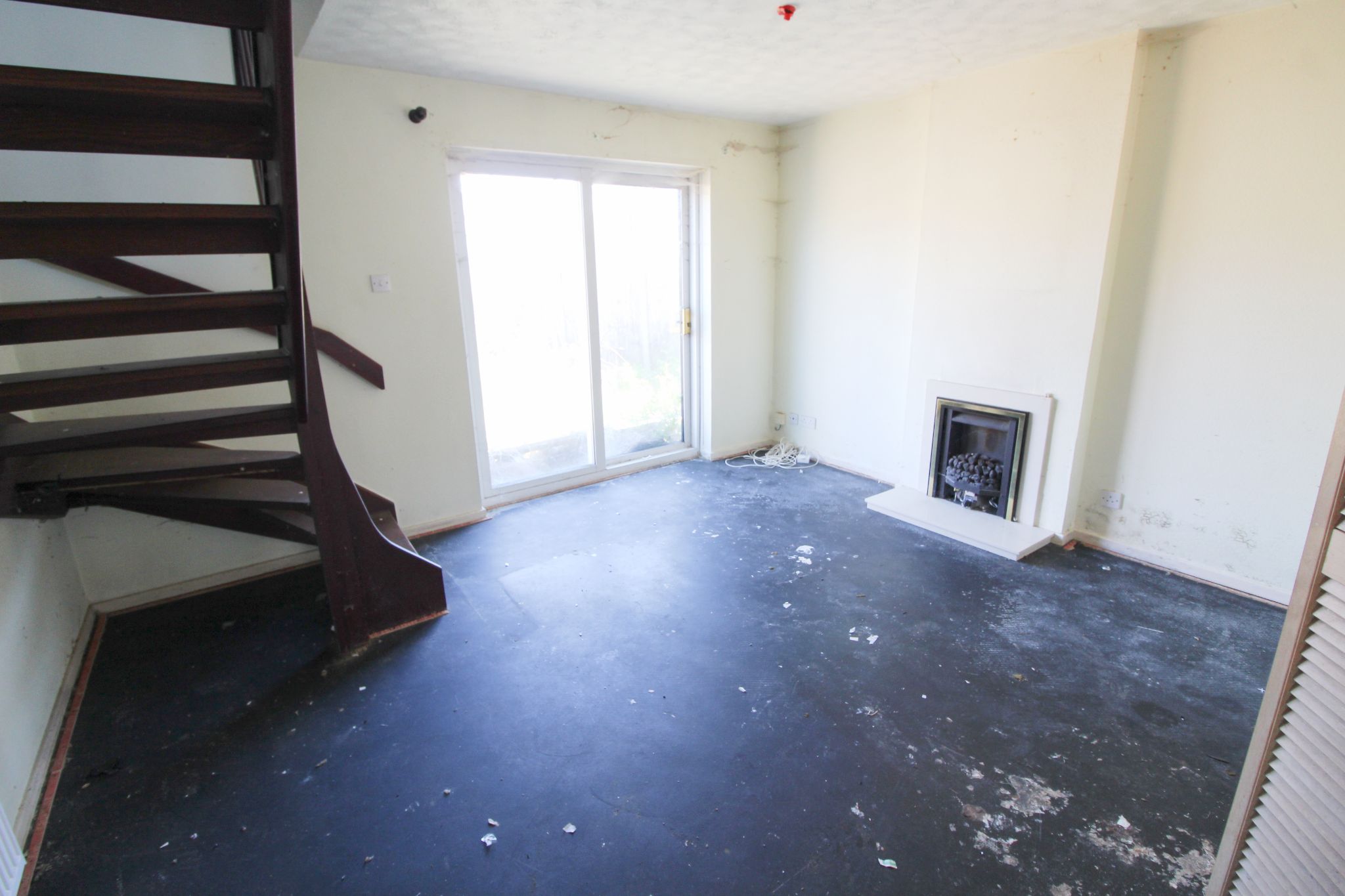 2 bedroom end terraced house For Sale in Wigan - Property photograph.