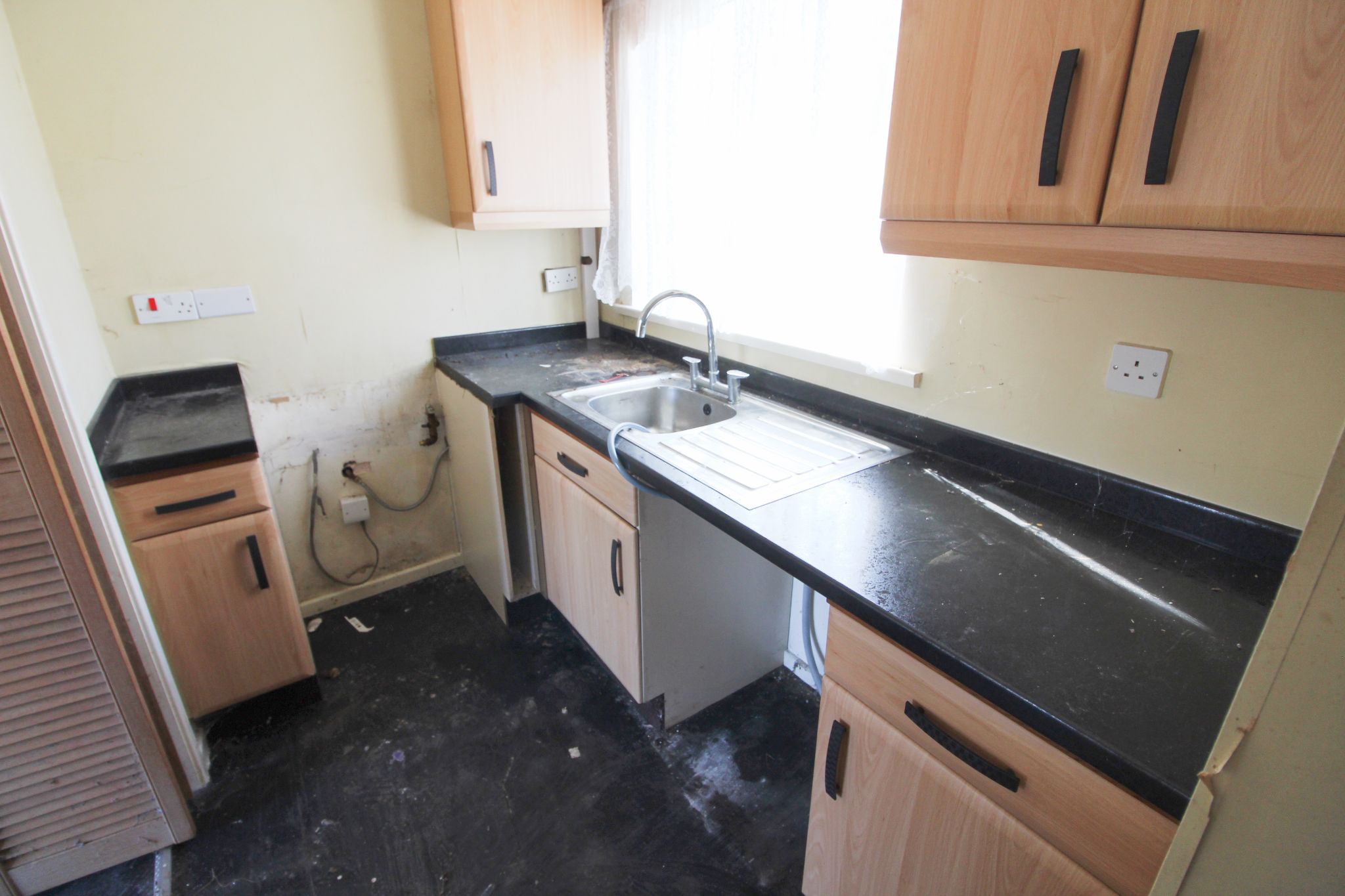 2 bedroom end terraced house For Sale in Wigan - Photograph 5.